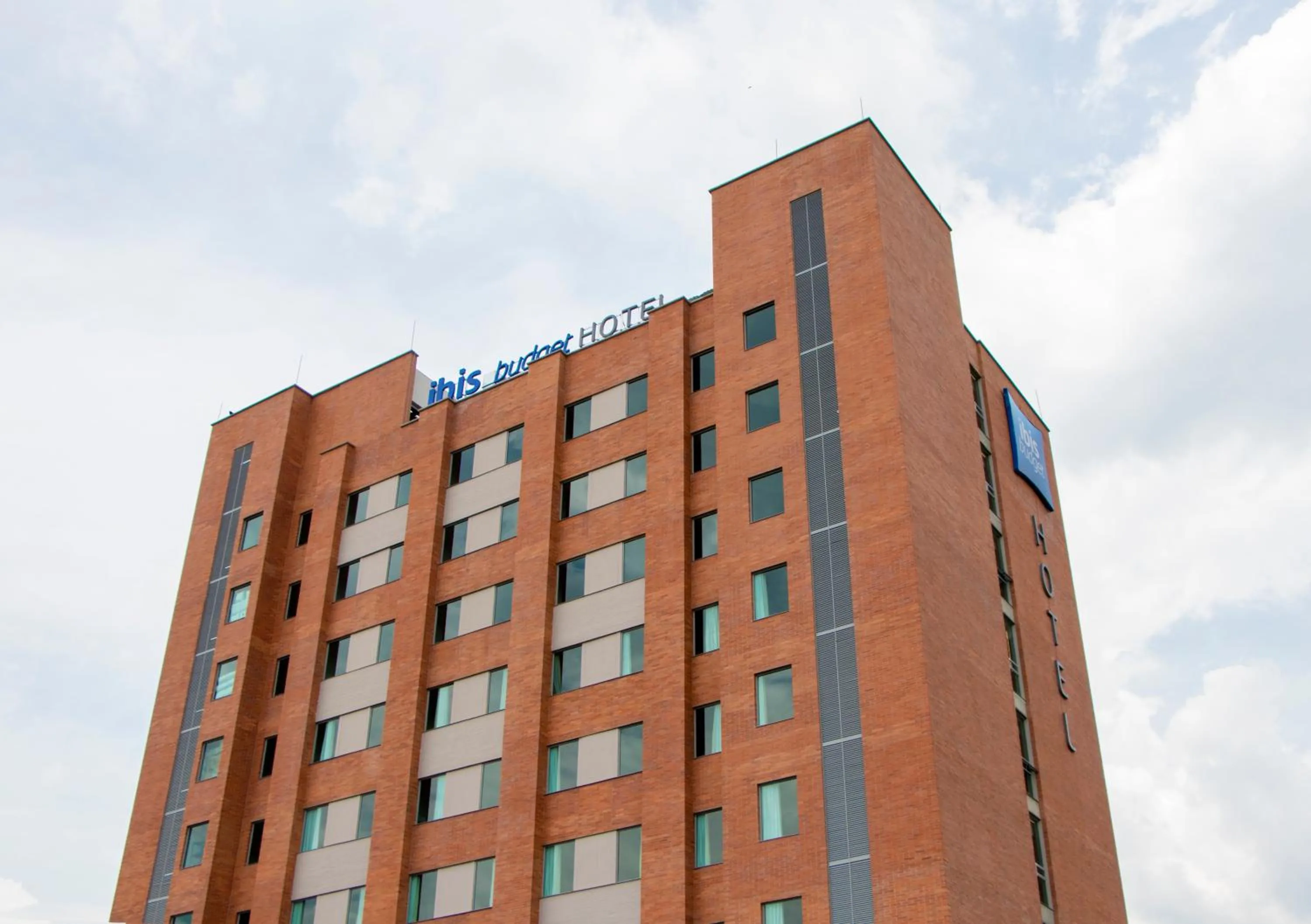 Property building in ibis budget Medellín Itagüí Metro