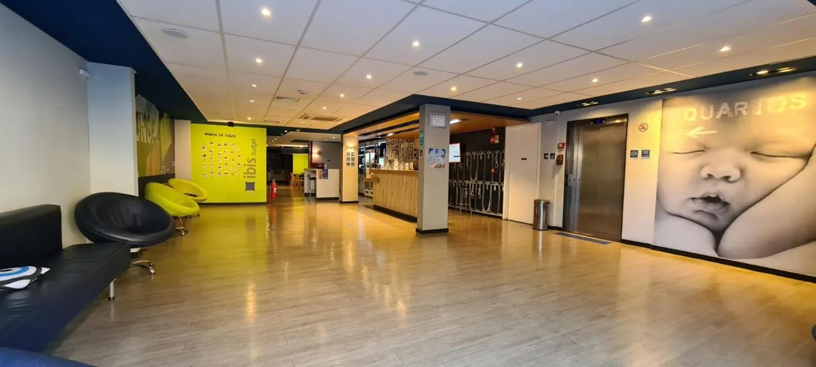 Lobby or reception in ibis budget Petropolis