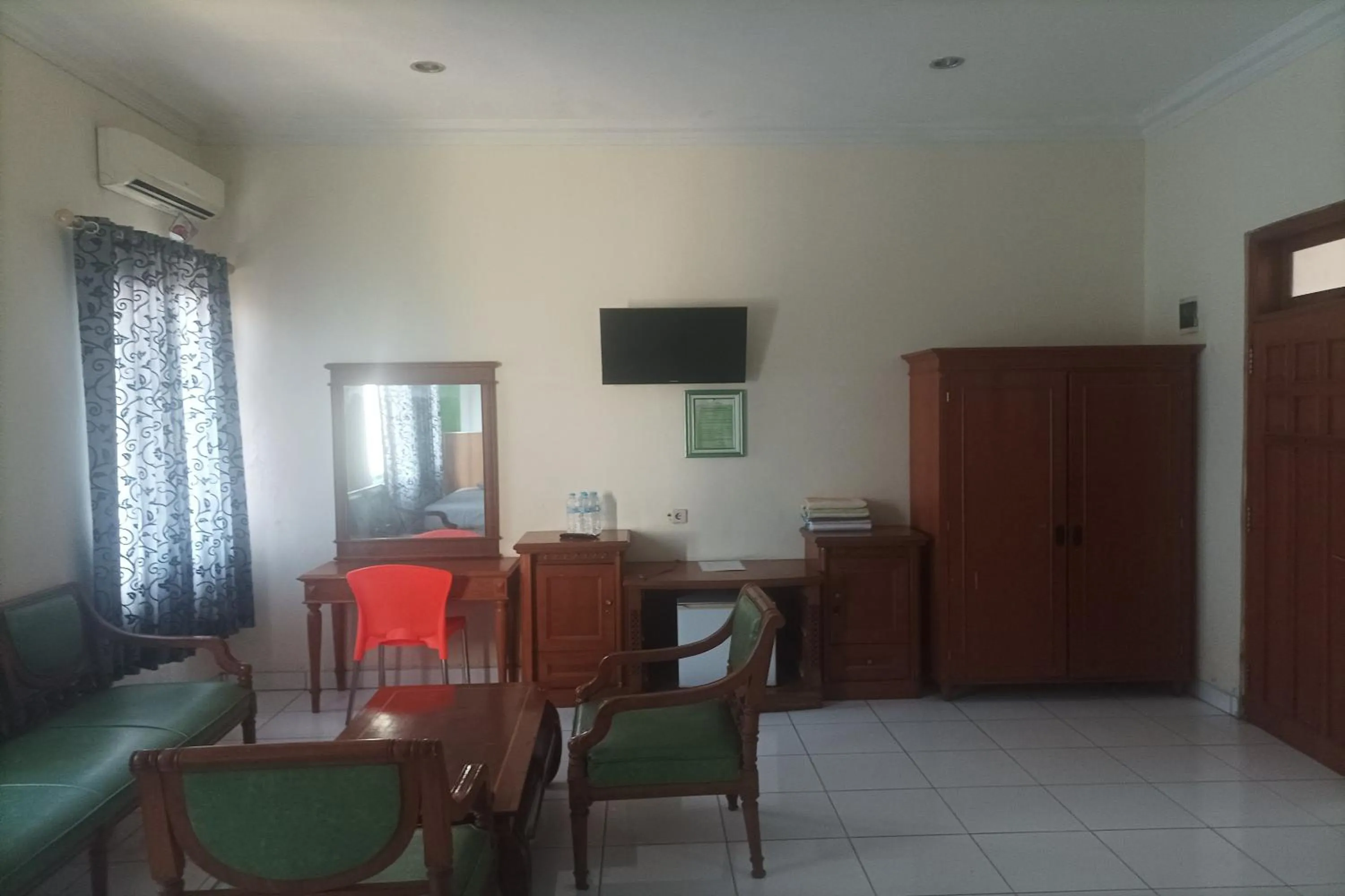 Seating area in Permata Hijau