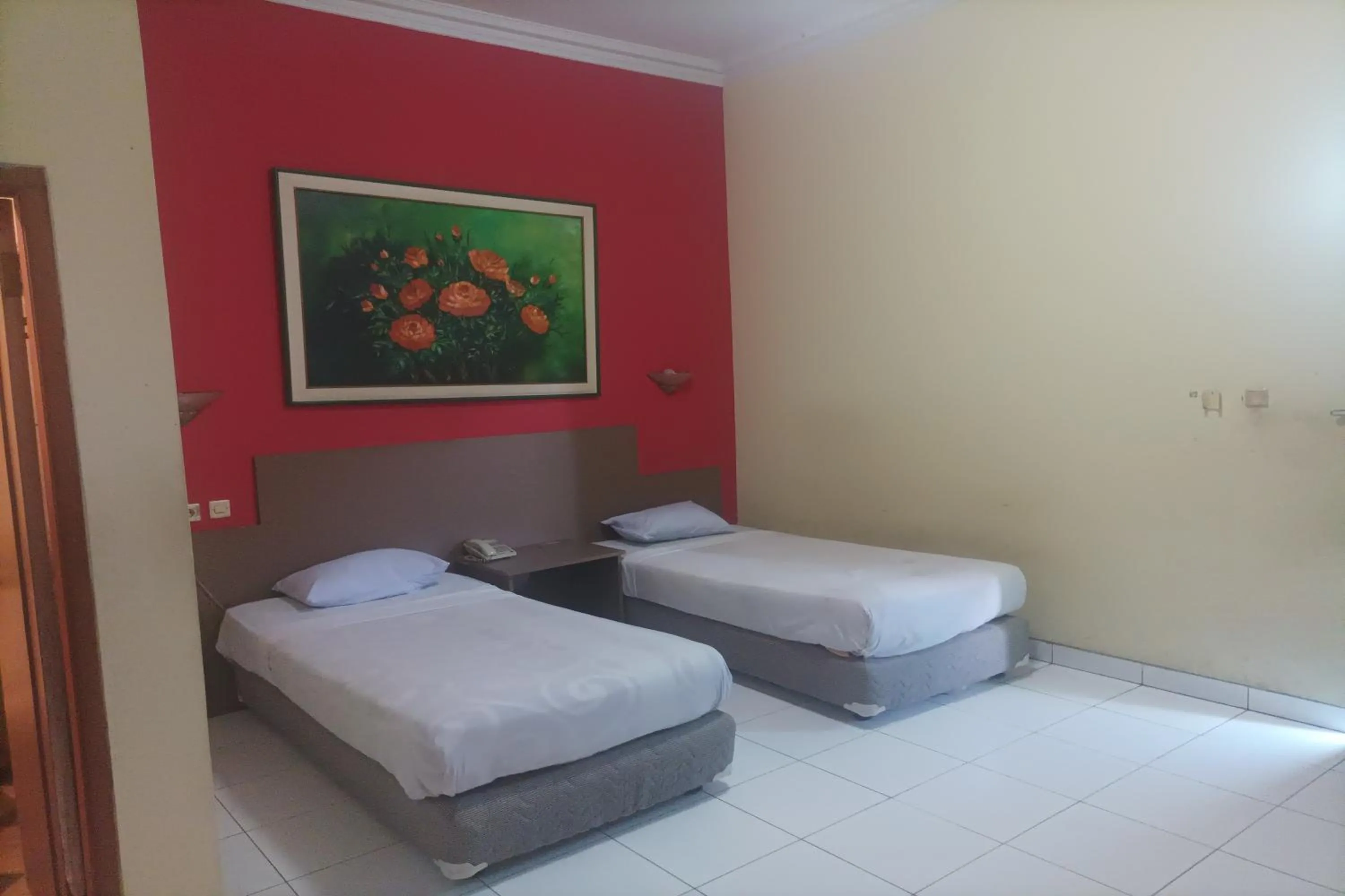 Bedroom, Bed in Permata Hijau