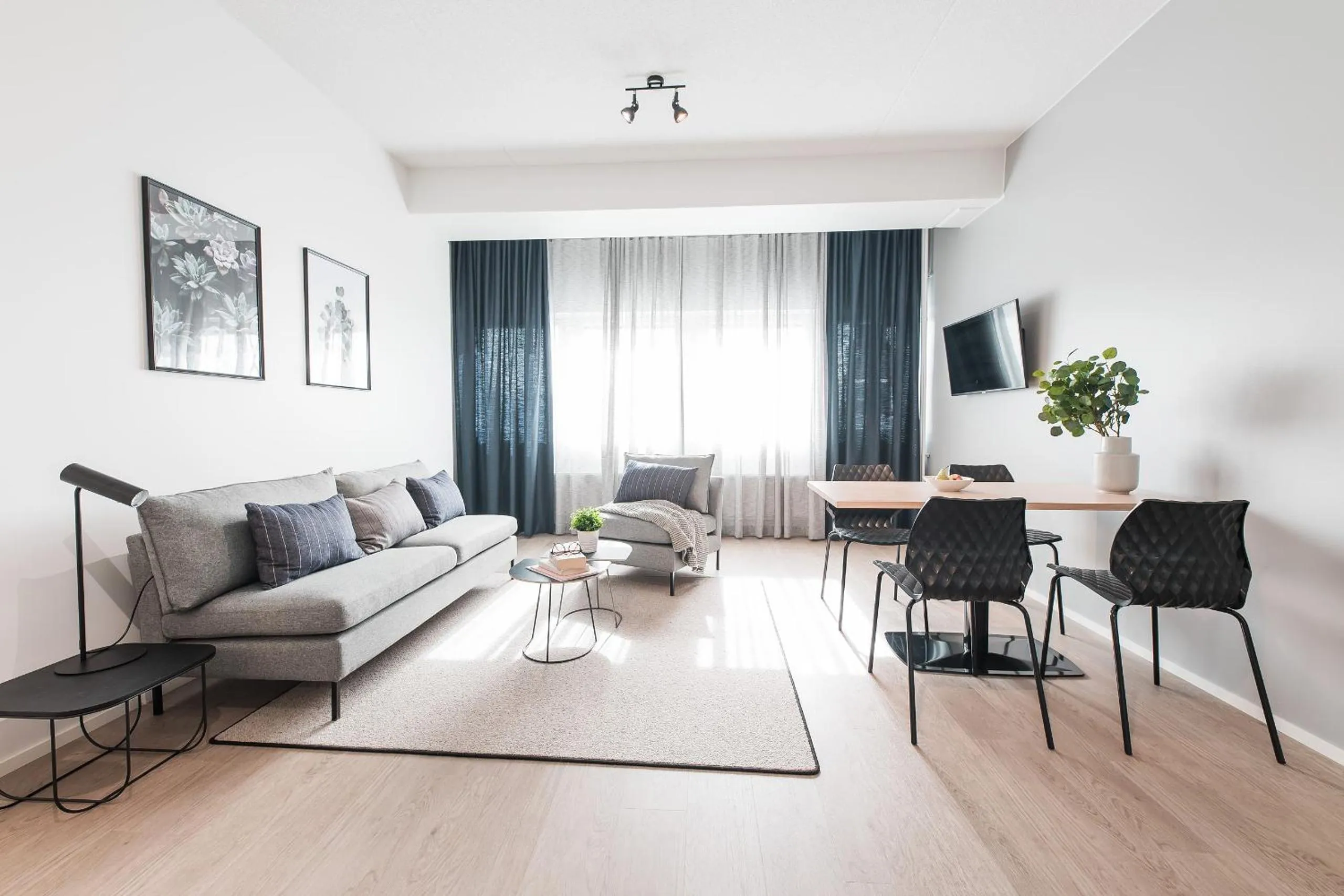 Living room in Forenom Aparthotel Helsinki Pikku Huopalahti