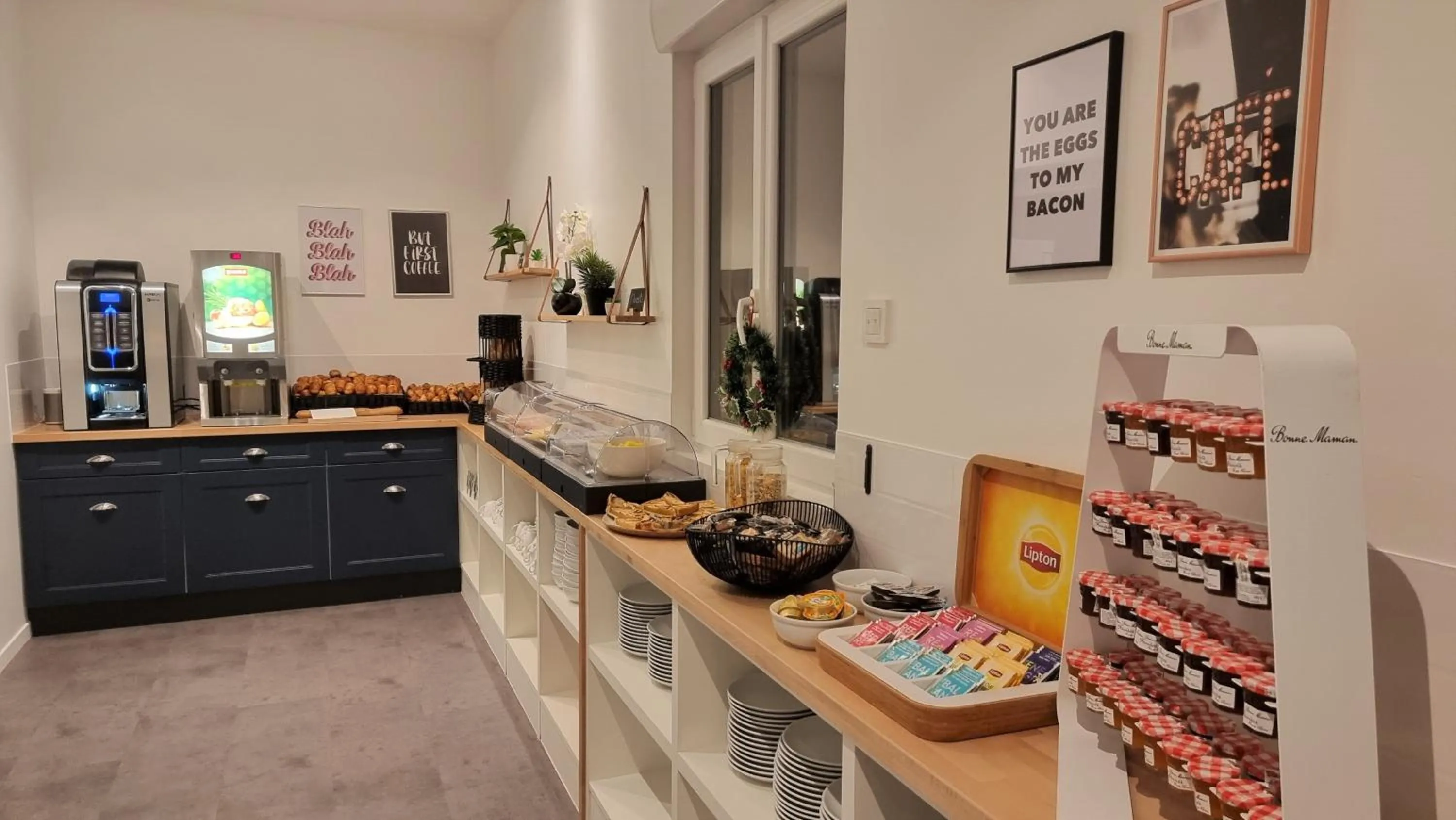 Breakfast in Oskar Hotel