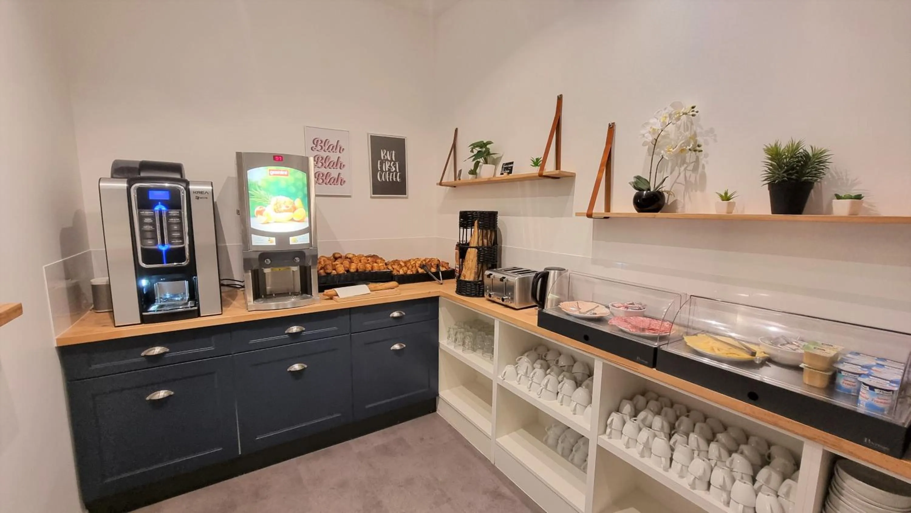 Breakfast in Oskar Hotel