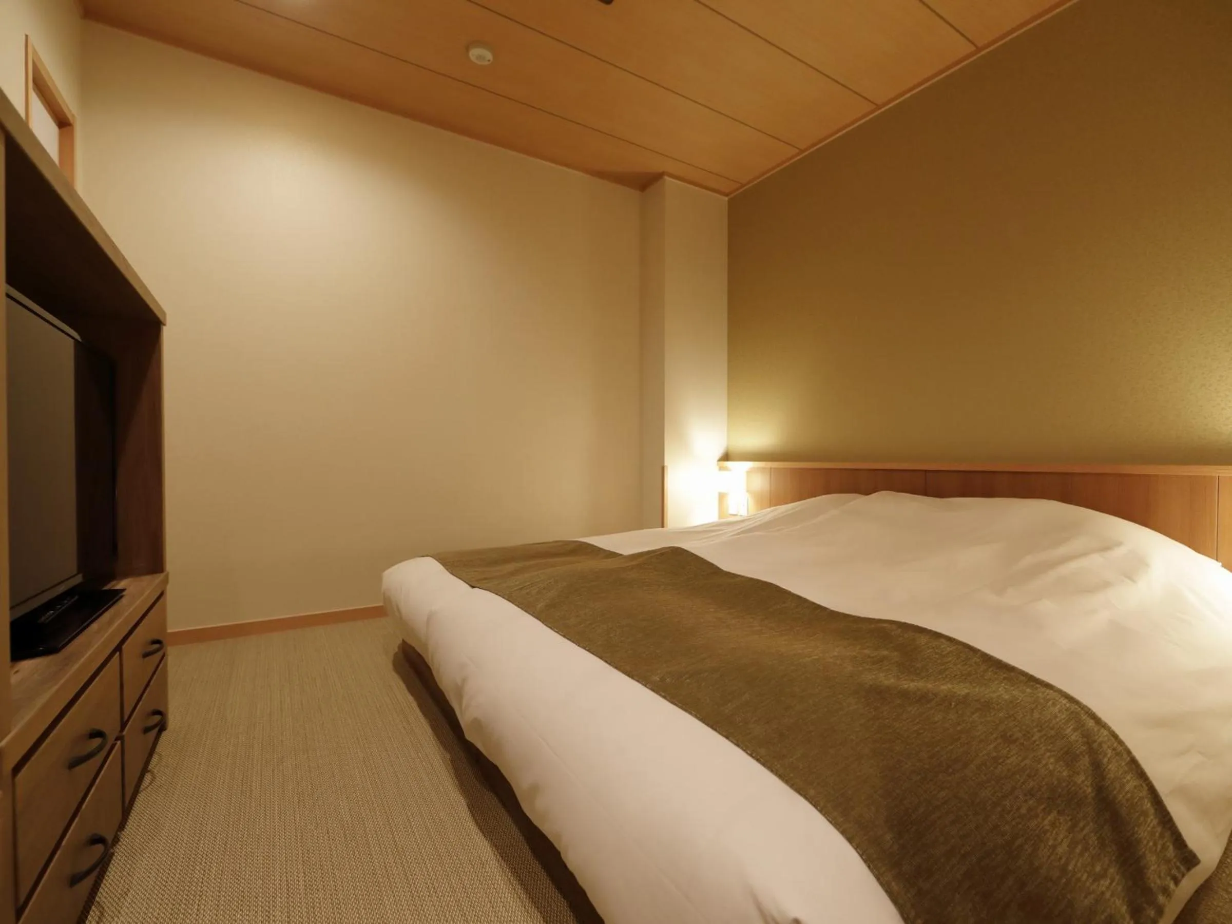 Photo of the whole room, Bed in Onyado Yuinosho, Shirakawago