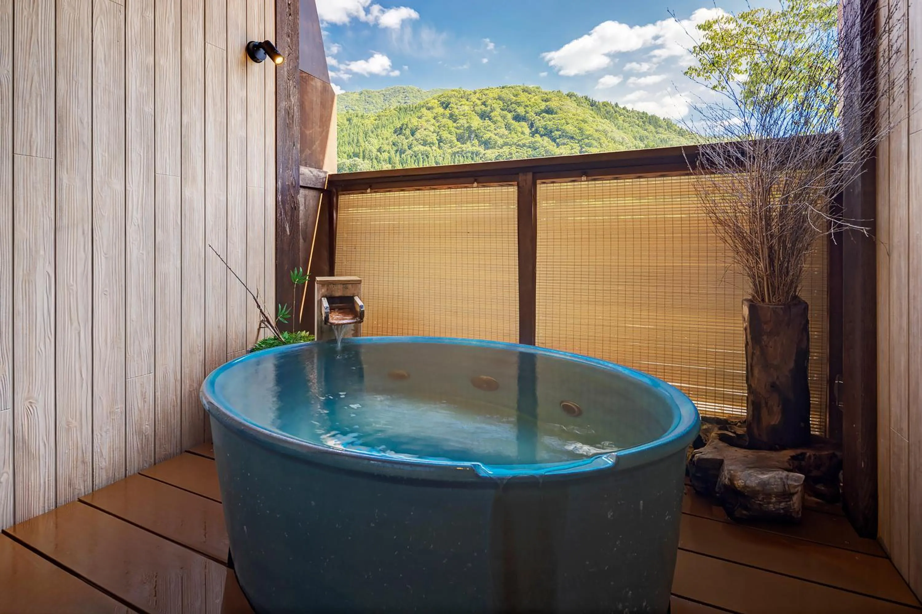Open Air Bath in Onyado Yuinosho, Shirakawago