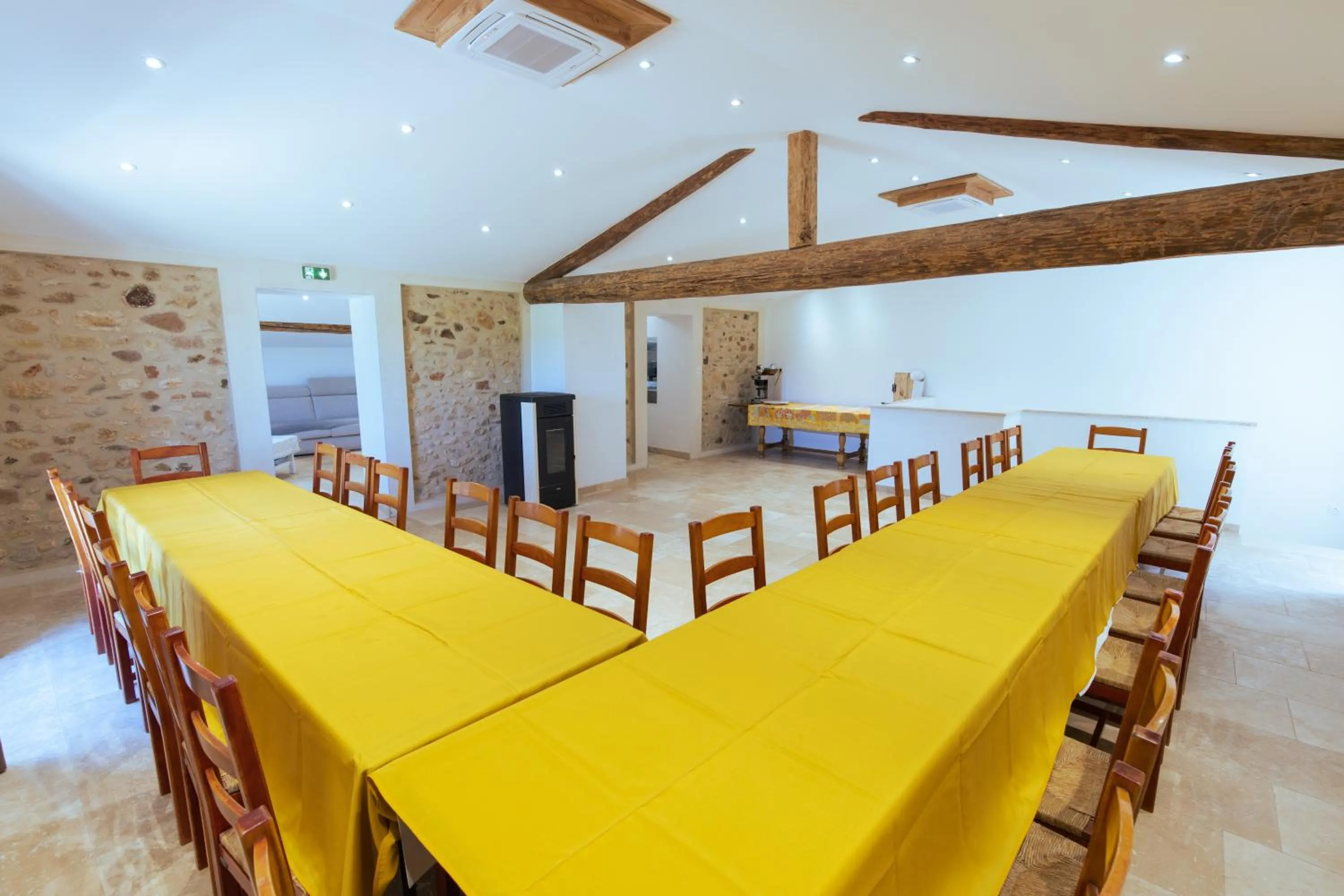 Dining area in Chambres & Tables d'hôtes Moulin de Lavon