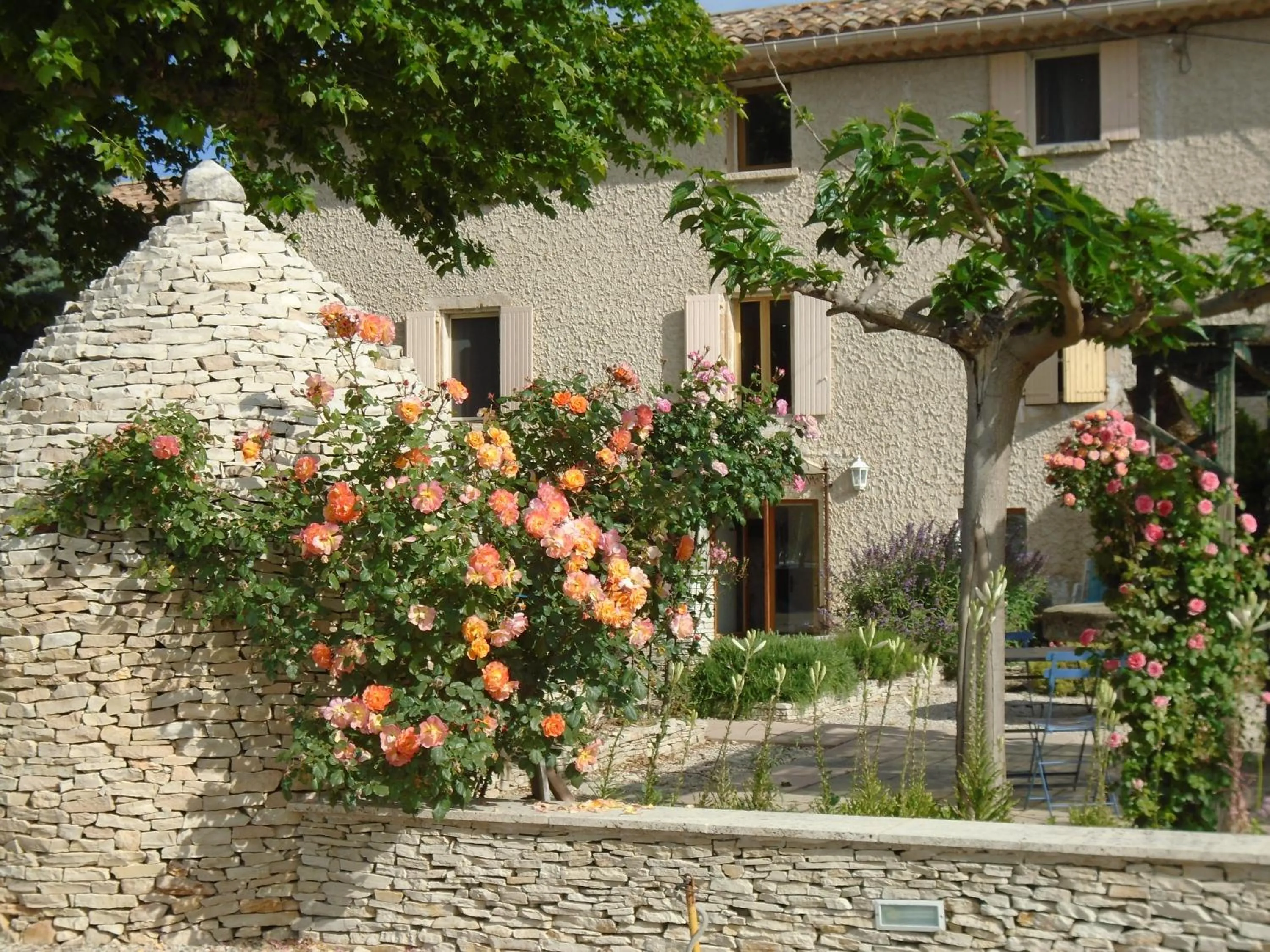 Property building in Chambres & Tables d'hôtes Moulin de Lavon