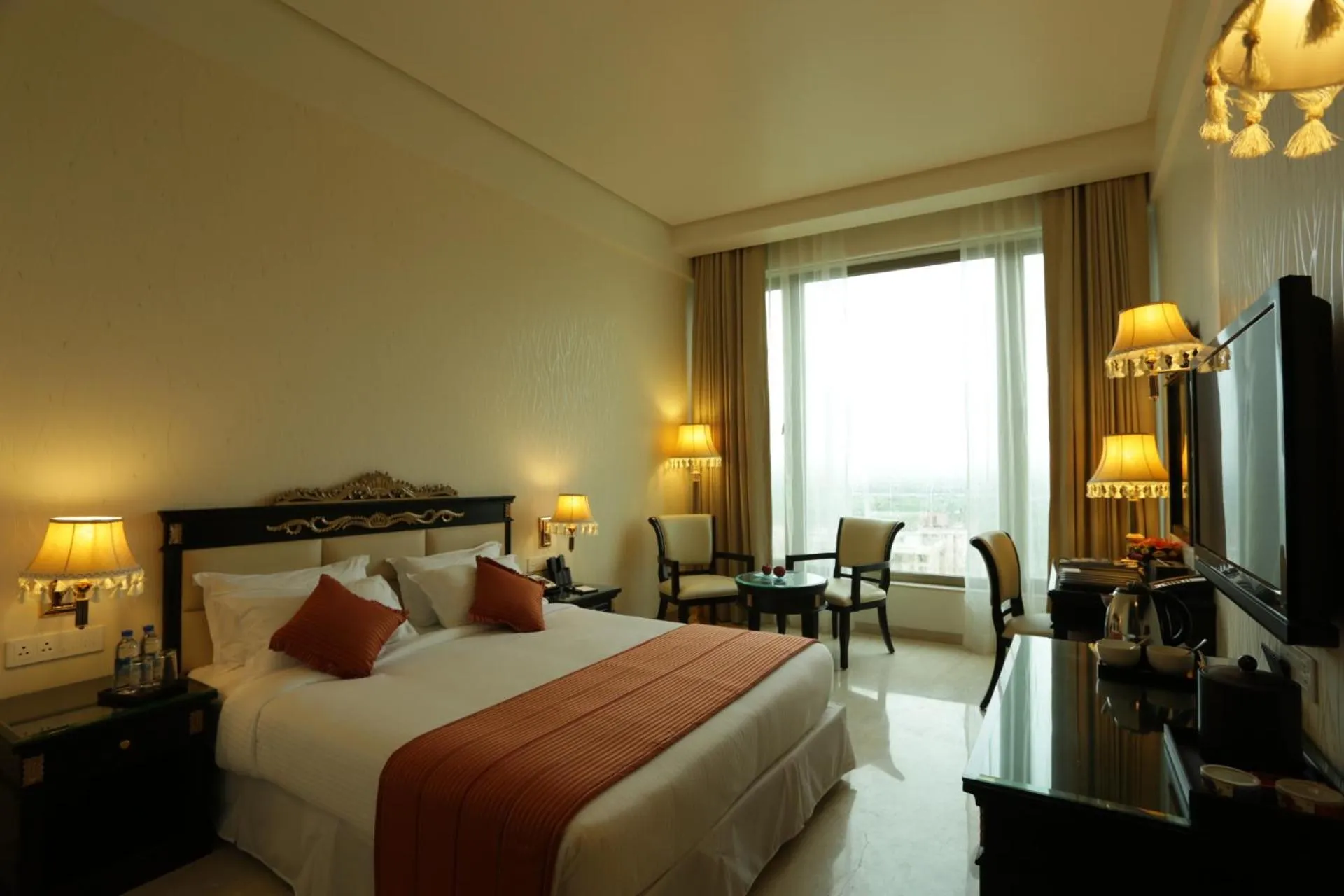 Bed in Royal Tulip Navi Mumbai