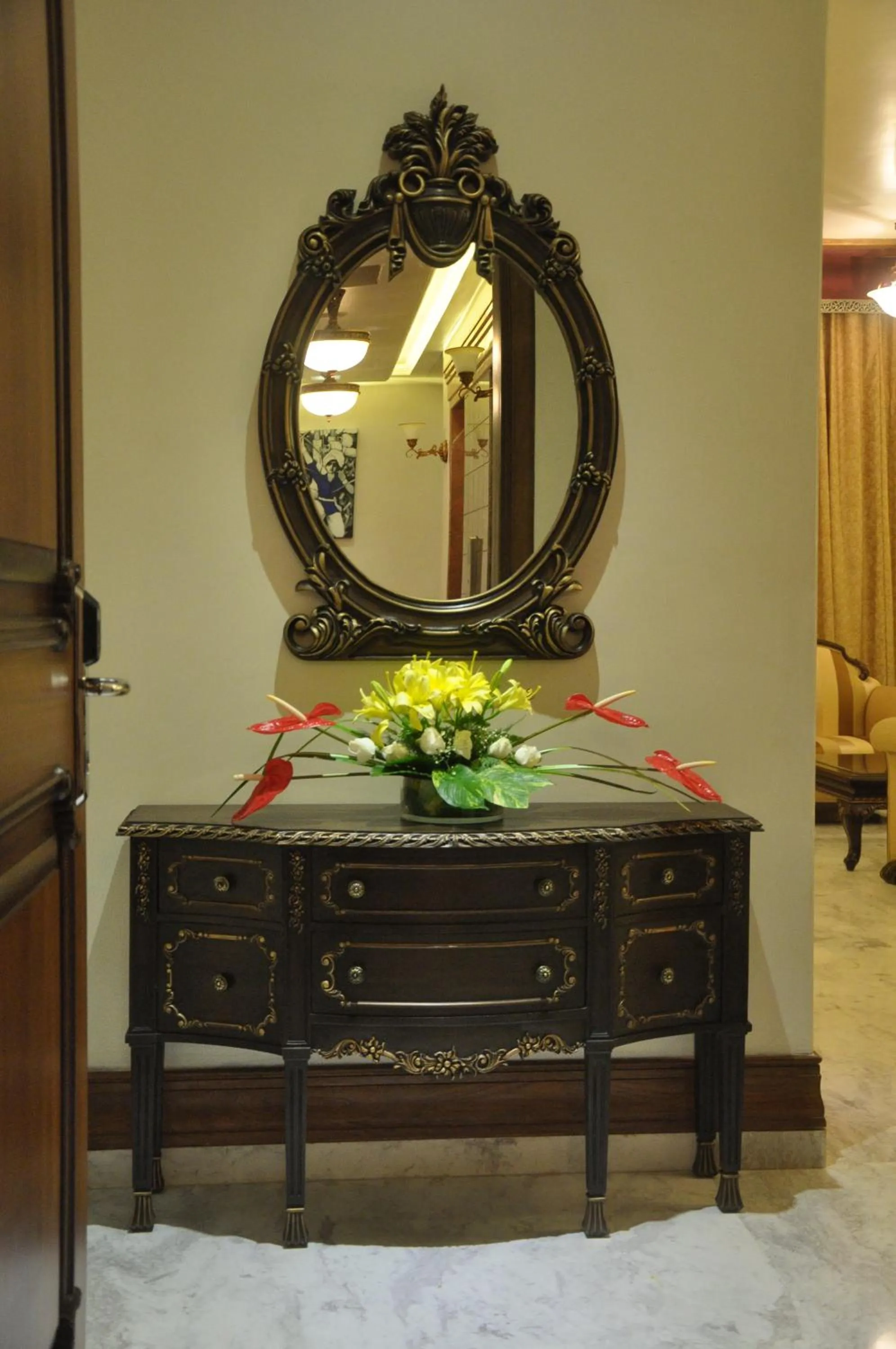 Decorative detail in Royal Tulip Navi Mumbai