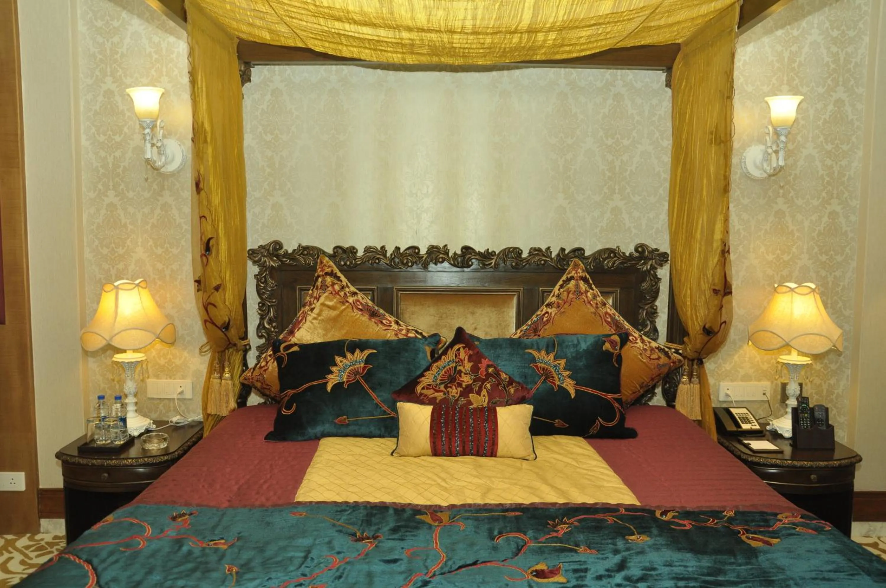 Bed in Royal Tulip Navi Mumbai