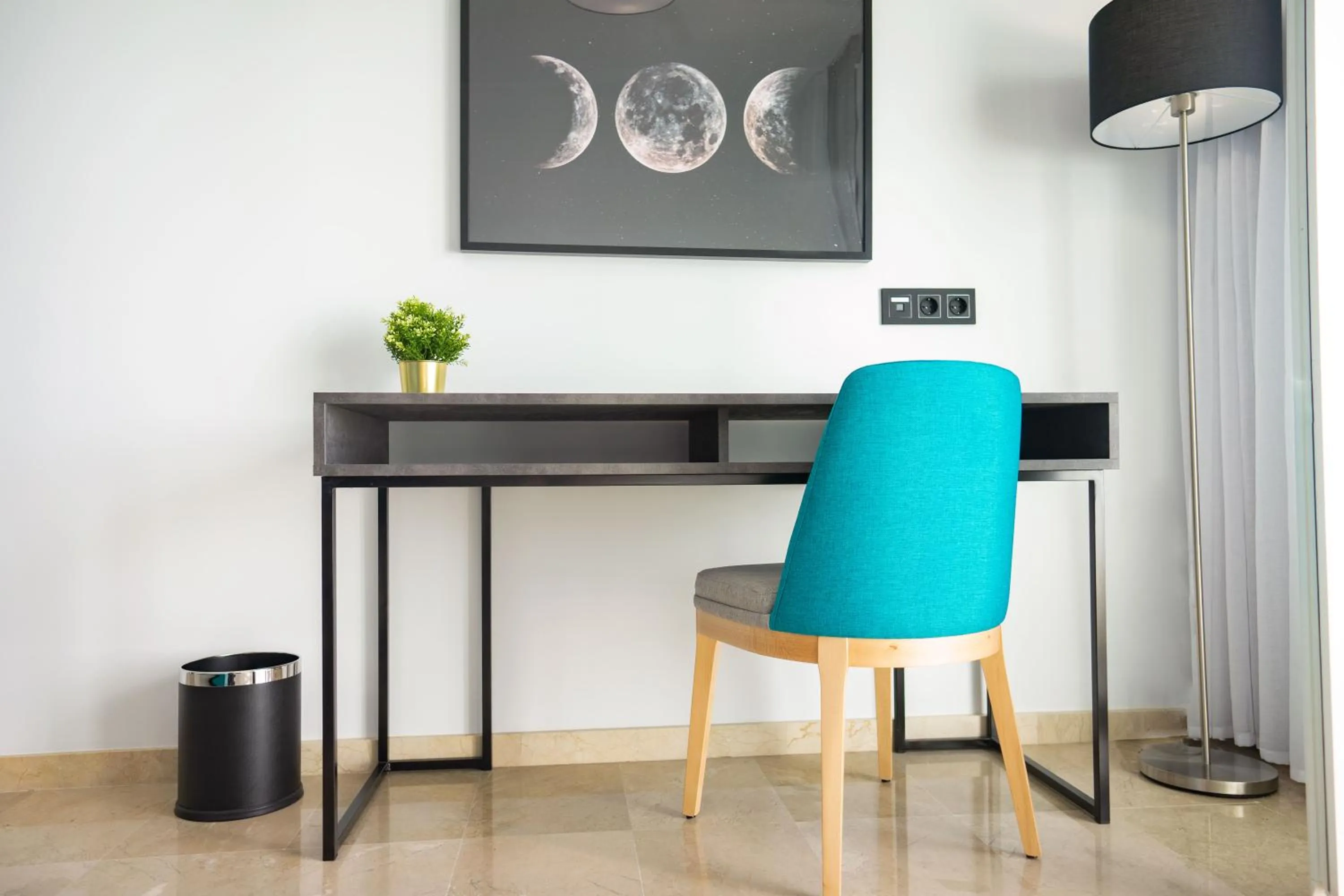 Seating area in Moon Hotel & SPA.