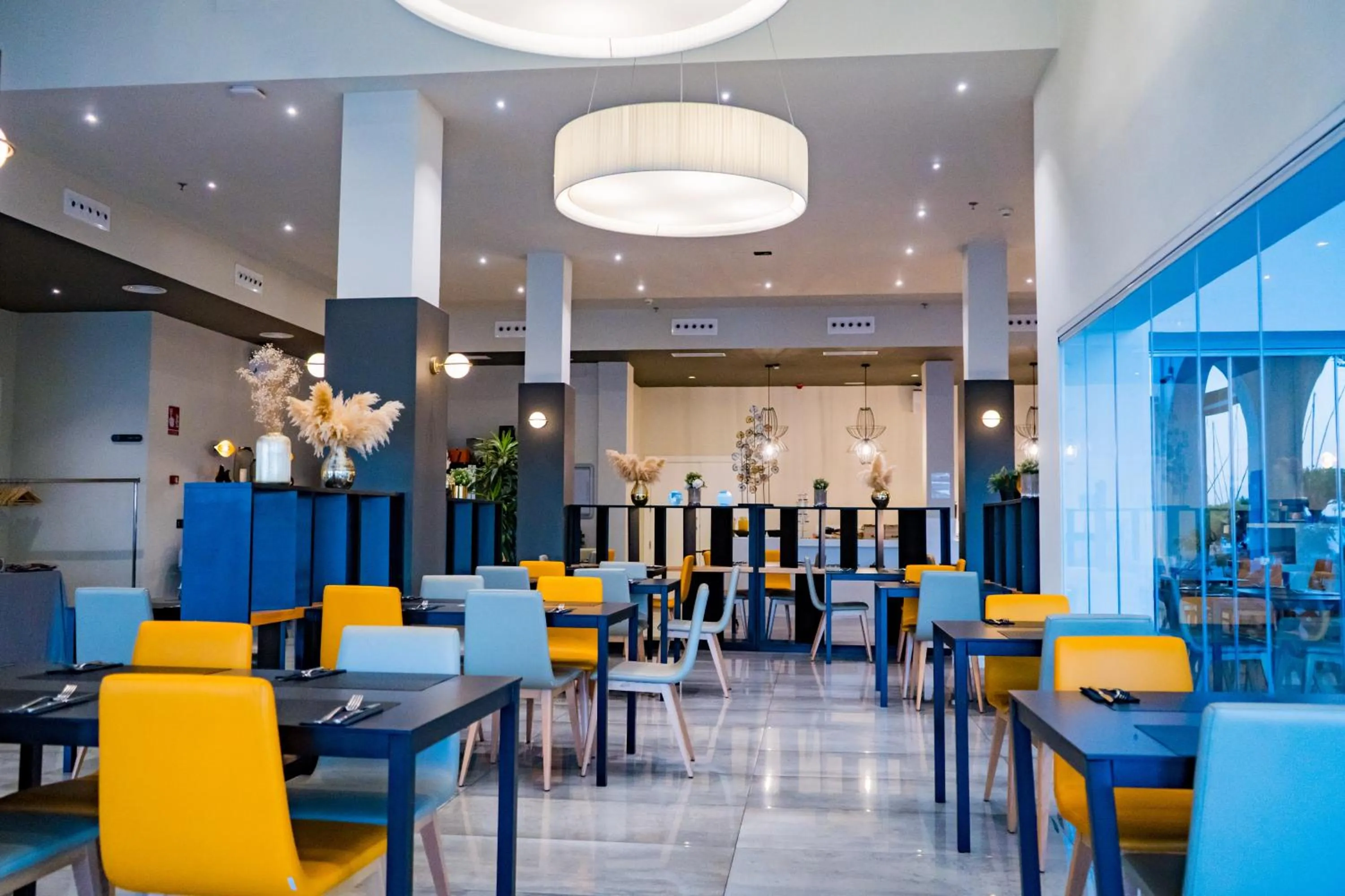 Restaurant/places to eat in Moon Hotel & SPA.