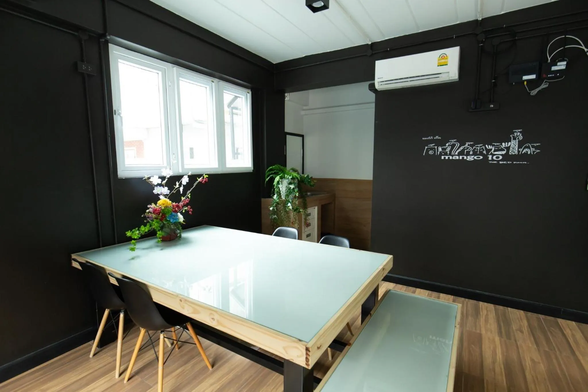 Dining area in Mango 10 House