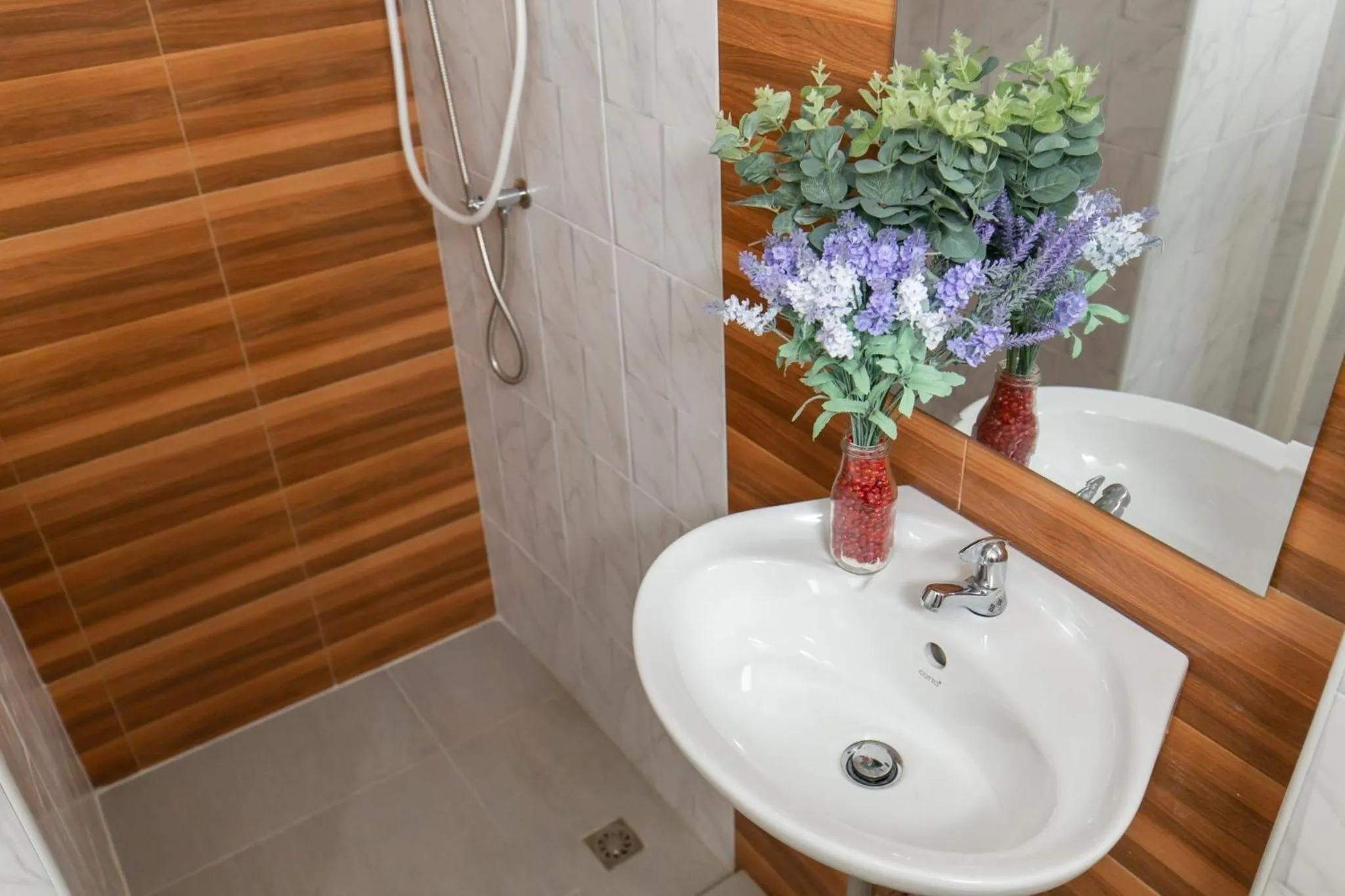 Bathroom in Mango 10 House