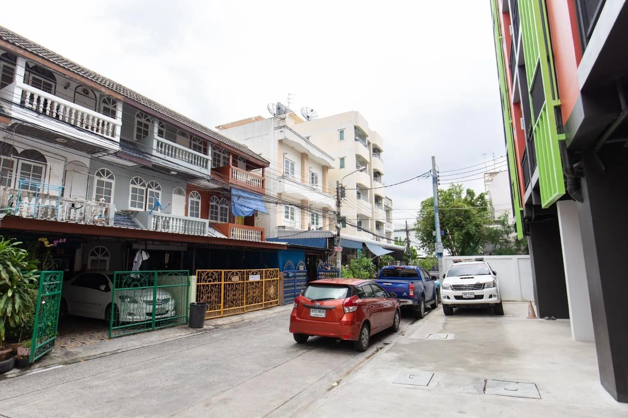 Neighbourhood in Mango 10 House