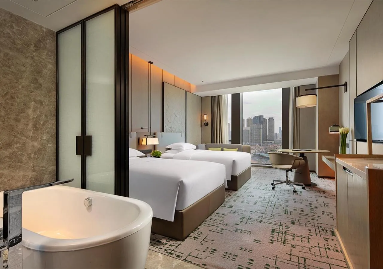 Bed in Hilton Chengdu Chenghua - Close to Panda Base and Chunxi Road