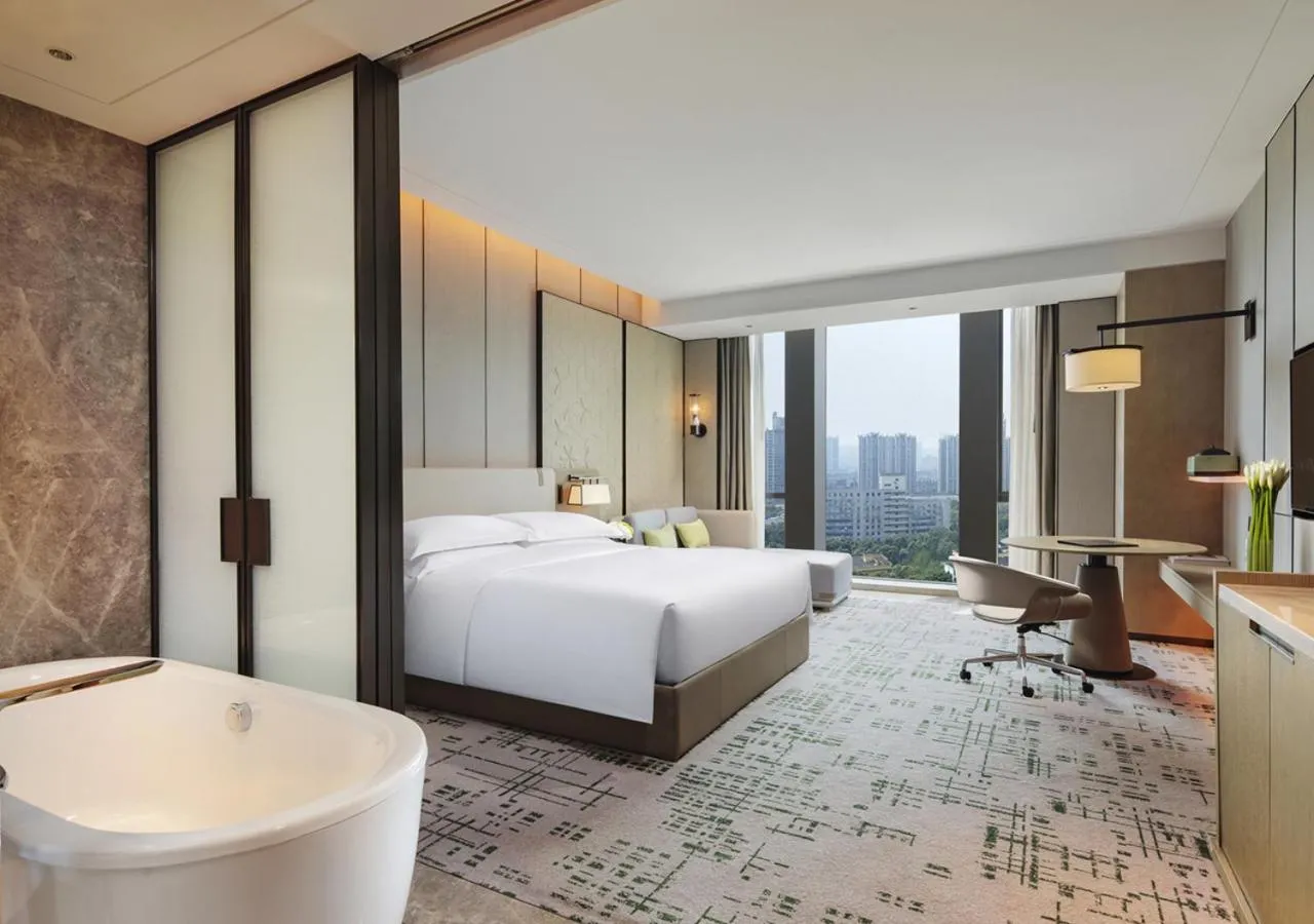 Bed in Hilton Chengdu Chenghua - Close to Panda Base and Chunxi Road