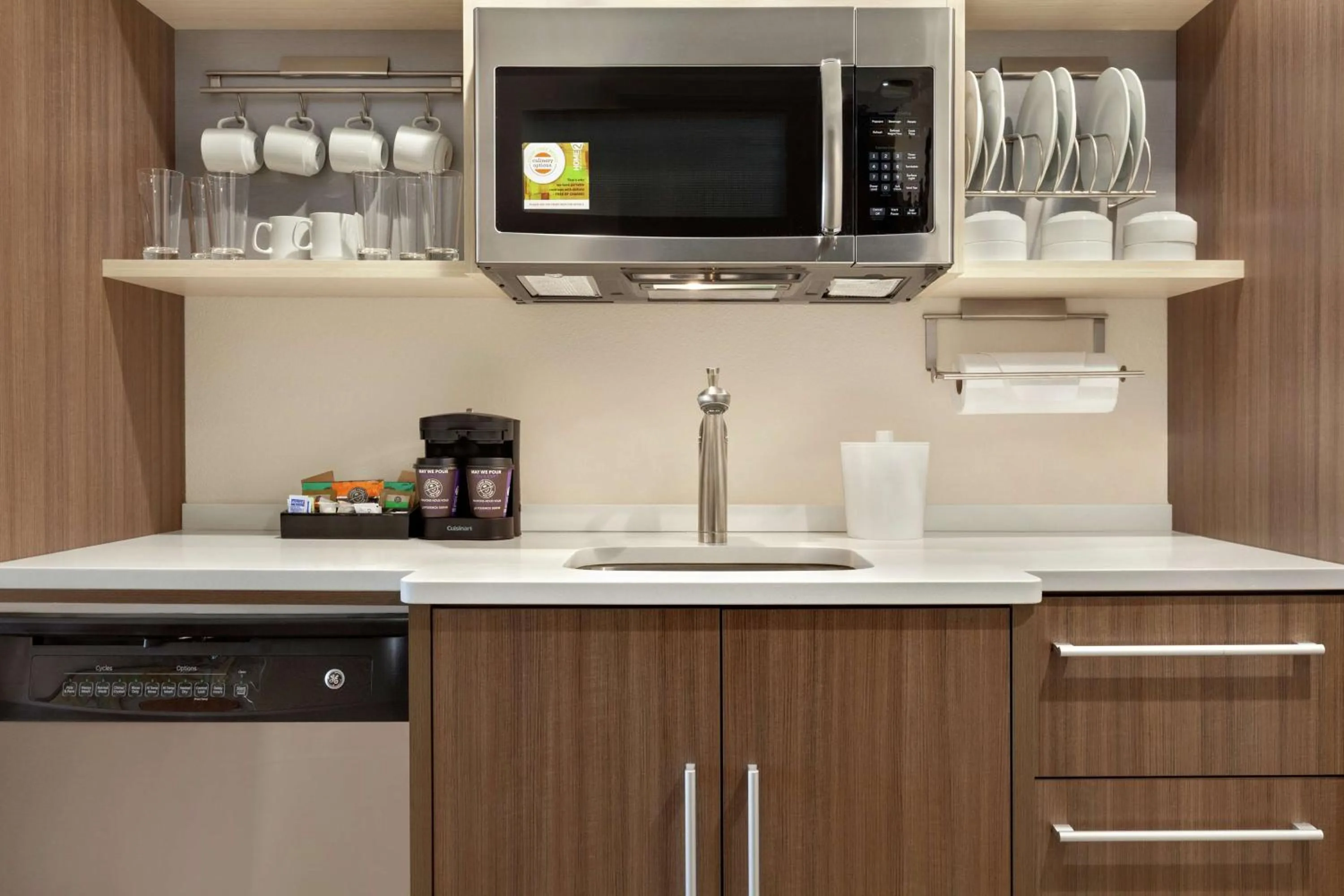 Kitchen or kitchenette in Home2 Suites By Hilton Silver Spring