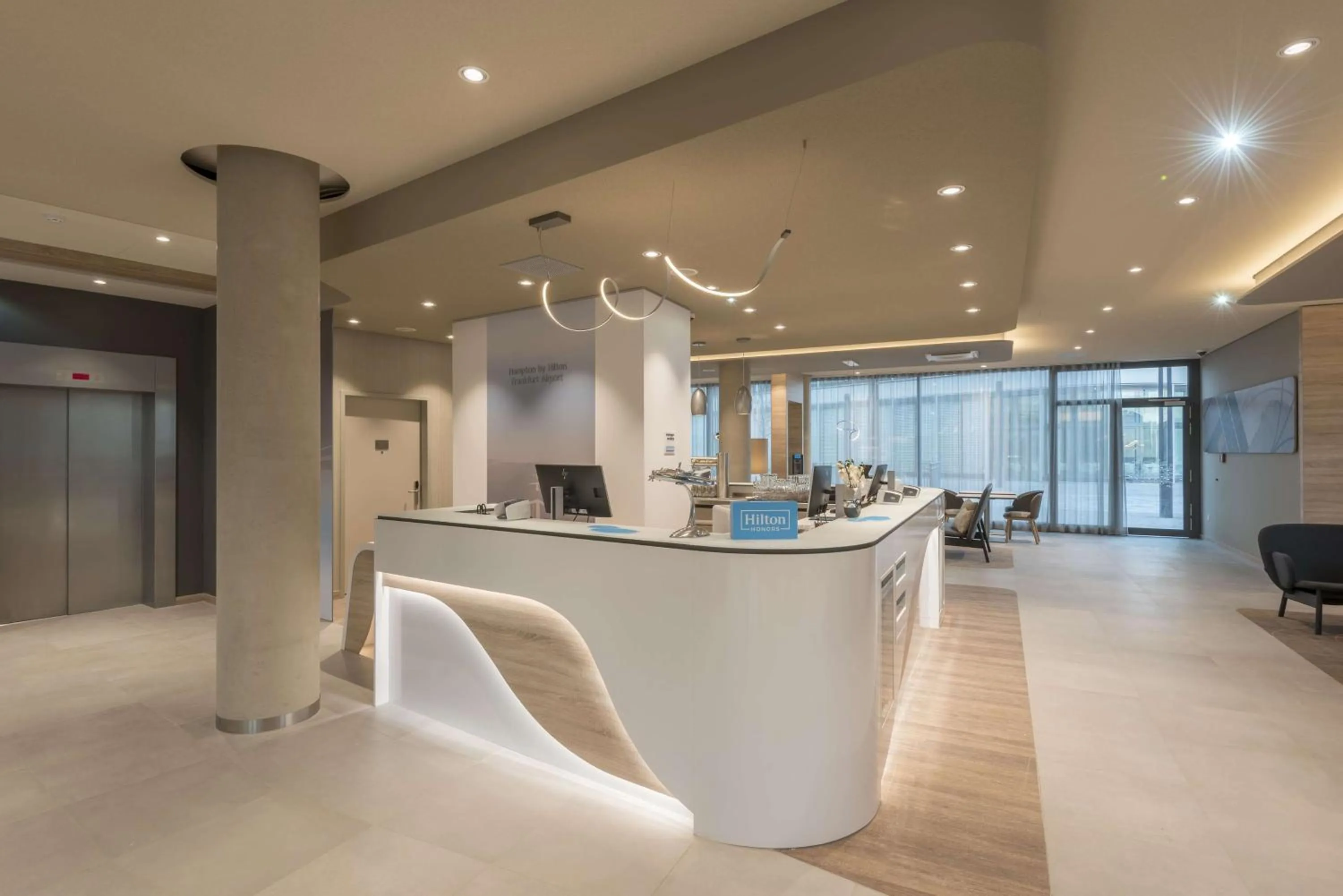 Lobby or reception in Hampton By Hilton Frankfurt Airport