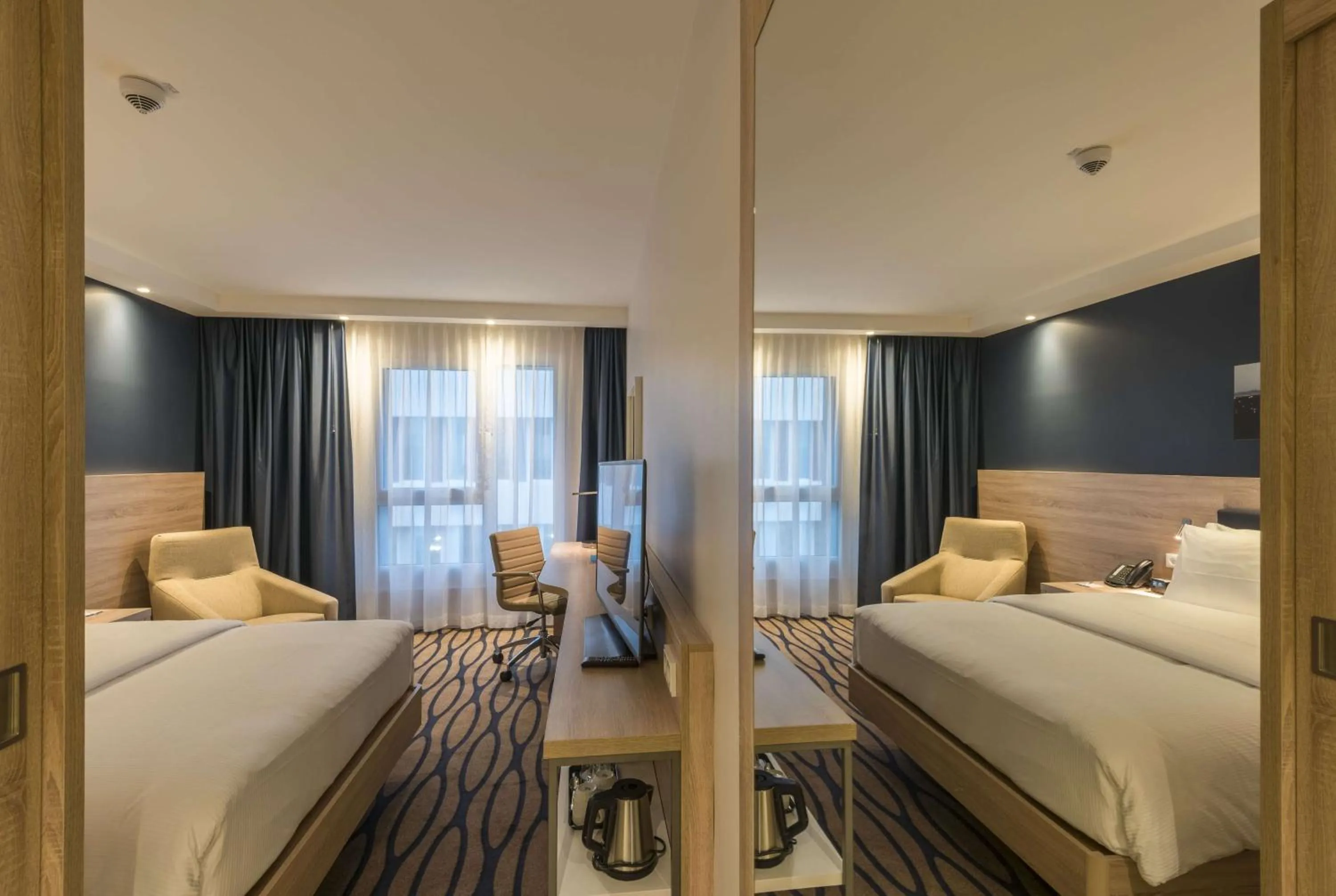 Bedroom, Bed in Hampton By Hilton Frankfurt Airport