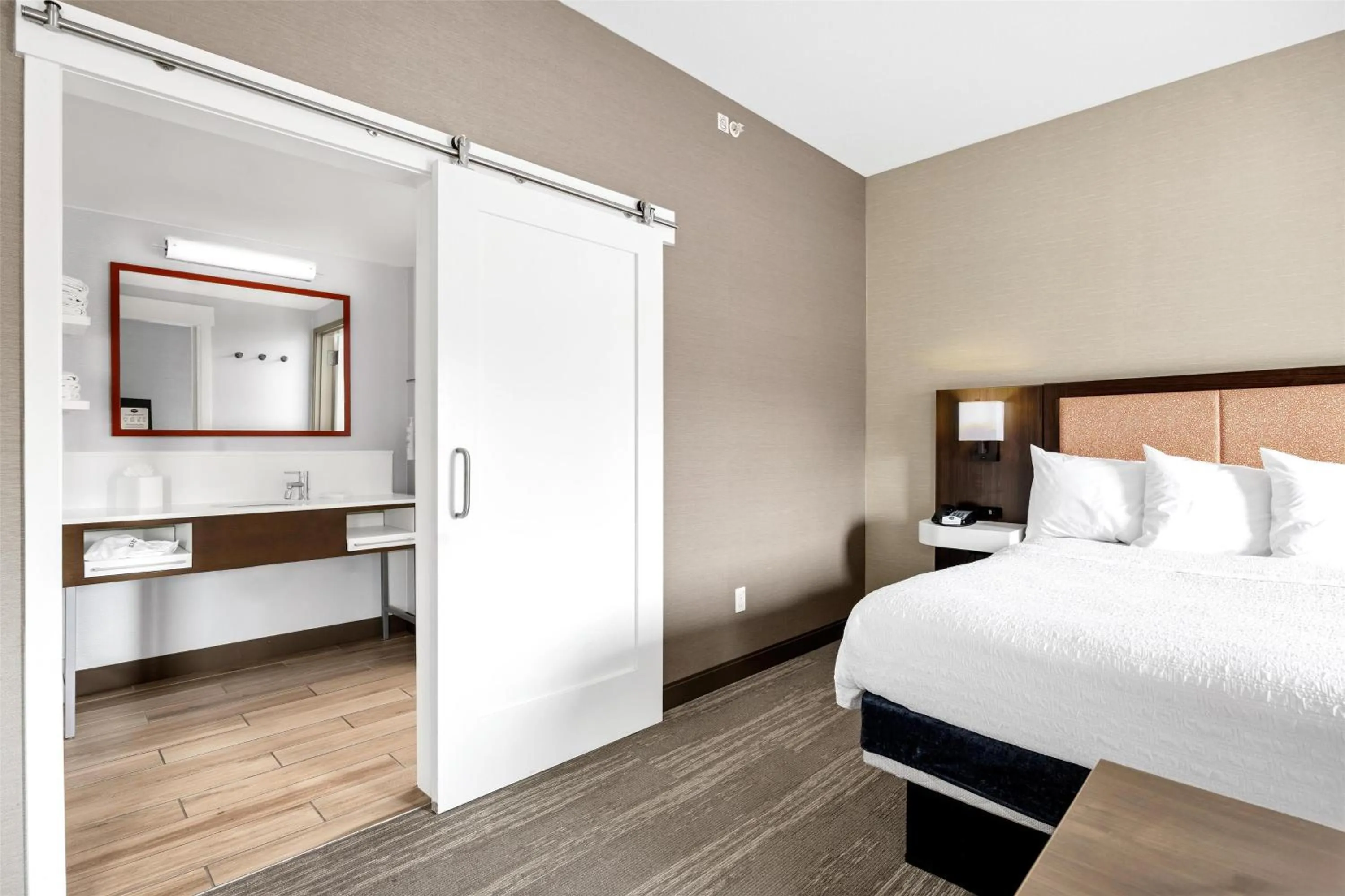 Bed in Hampton Inn And Suites Logan, Ut