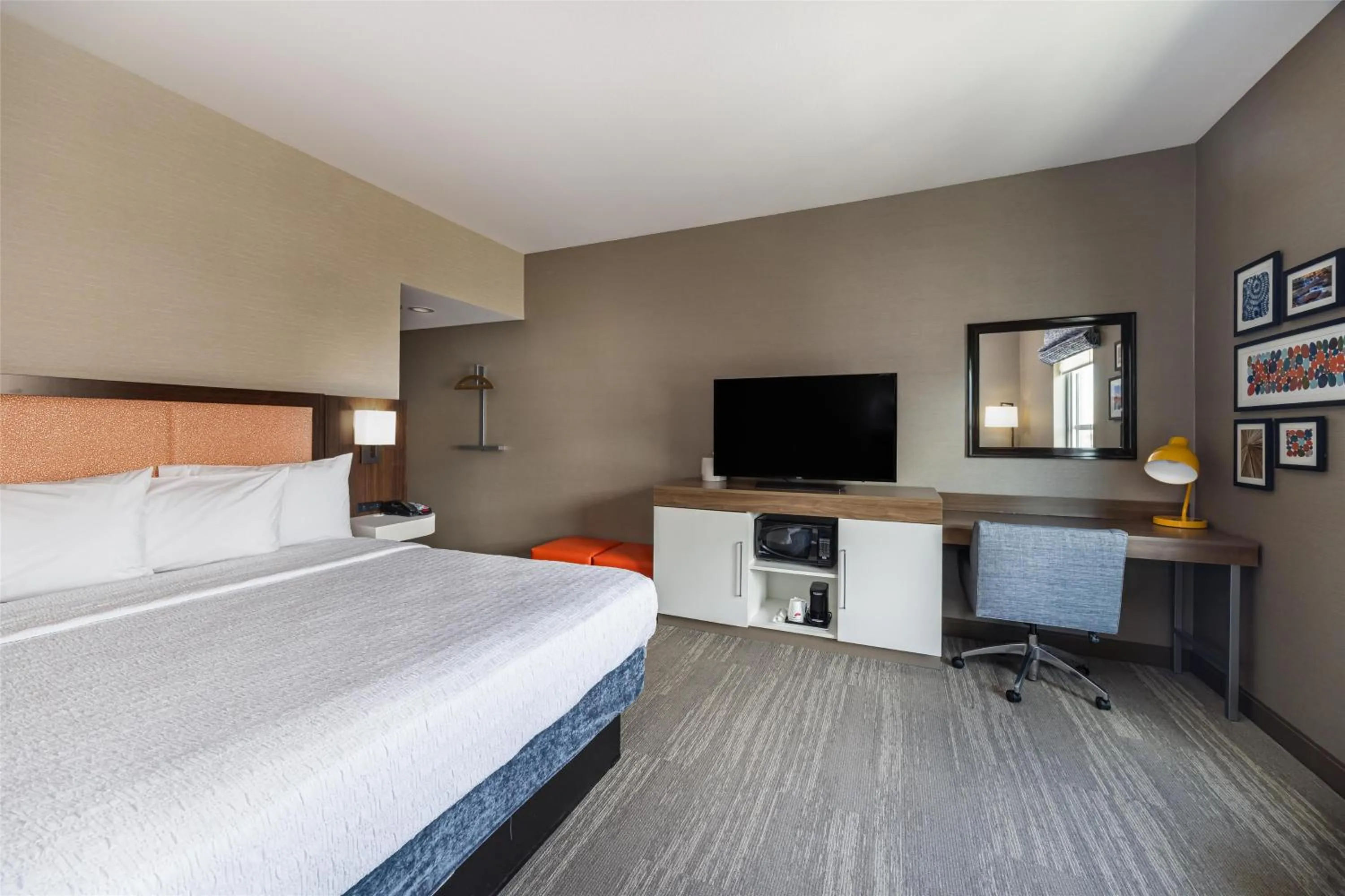 Bedroom, Bed in Hampton Inn And Suites Logan, Ut