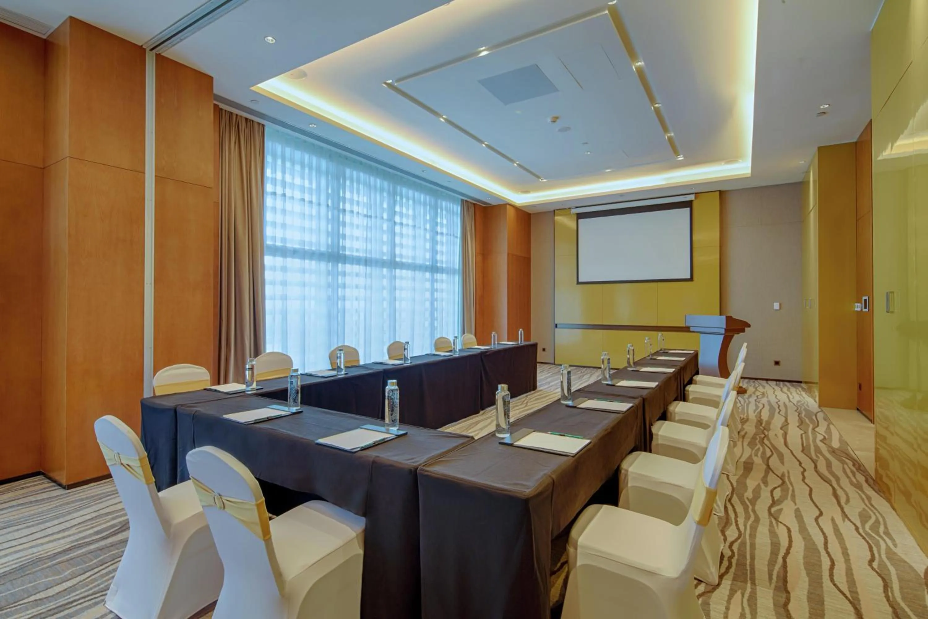 Meeting/conference room in Hilton Garden Inn Zhuhai Hengqin