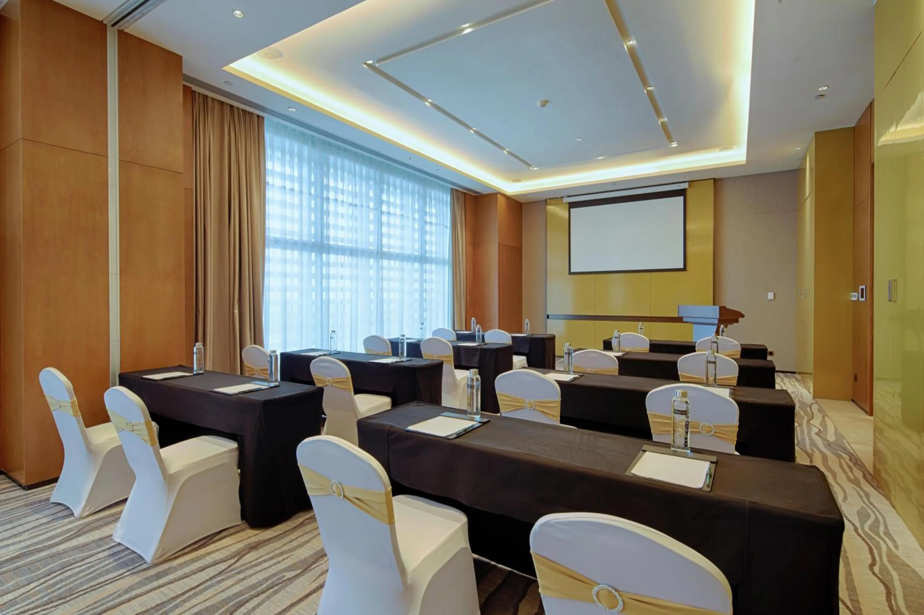 Meeting/conference room in Hilton Garden Inn Zhuhai Hengqin