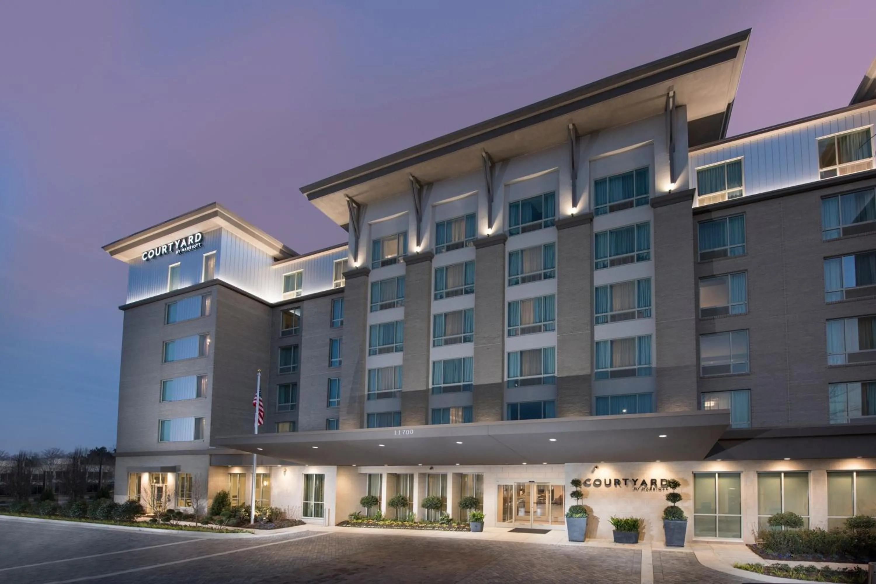 Property building in Courtyard by Marriott Atlanta Alpharetta/Avalon Area