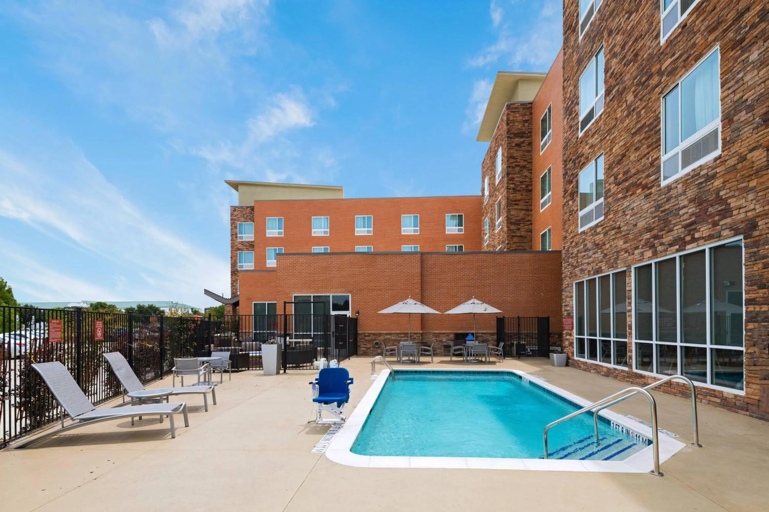 Swimming pool in TownePlace Suites by Marriott Dallas DFW Airport North/Irving