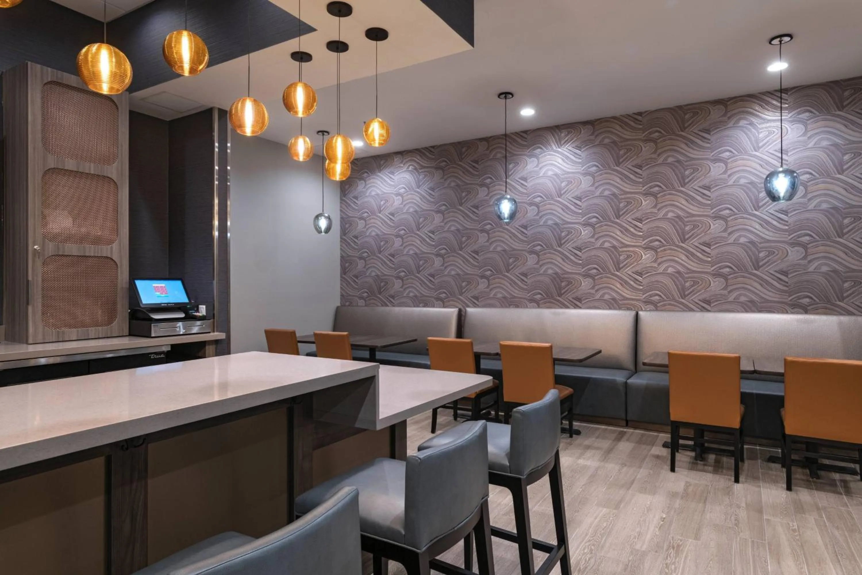 Lounge or bar in TownePlace Suites by Marriott Dallas DFW Airport North/Irving