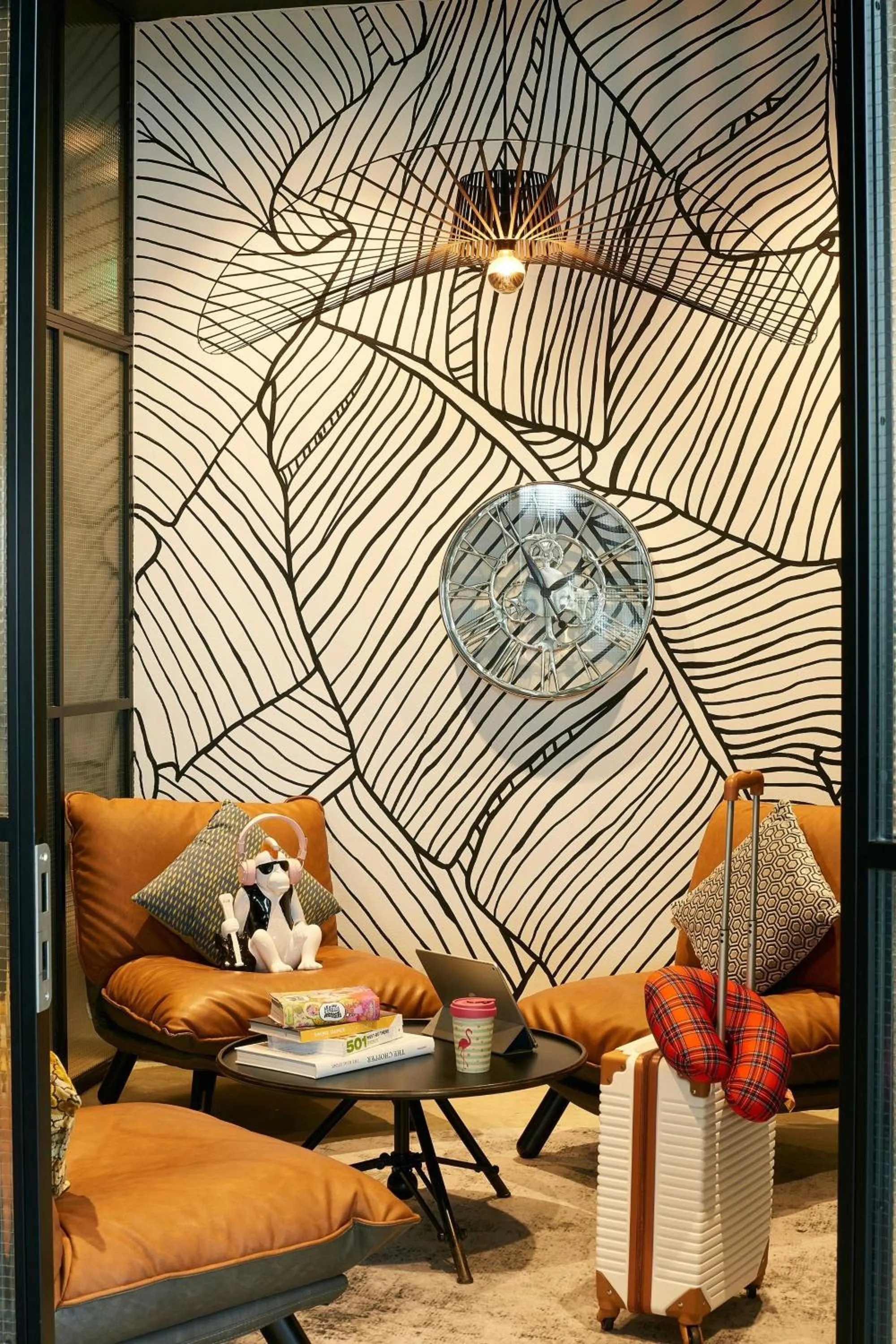 Living room in Moxy Edinburgh Airport