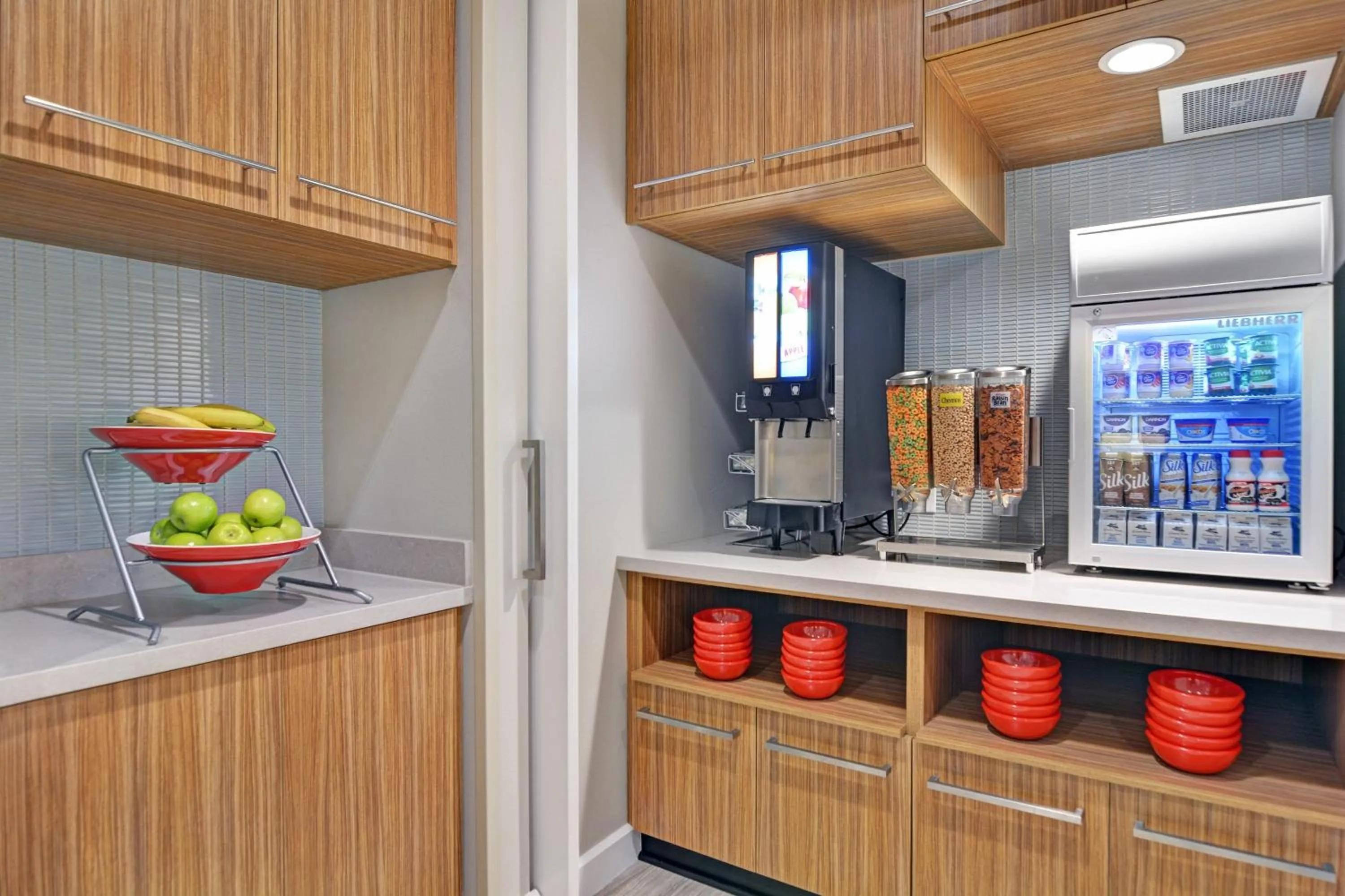 Breakfast in TownePlace Suites by Marriott Jackson Airport/Flowood