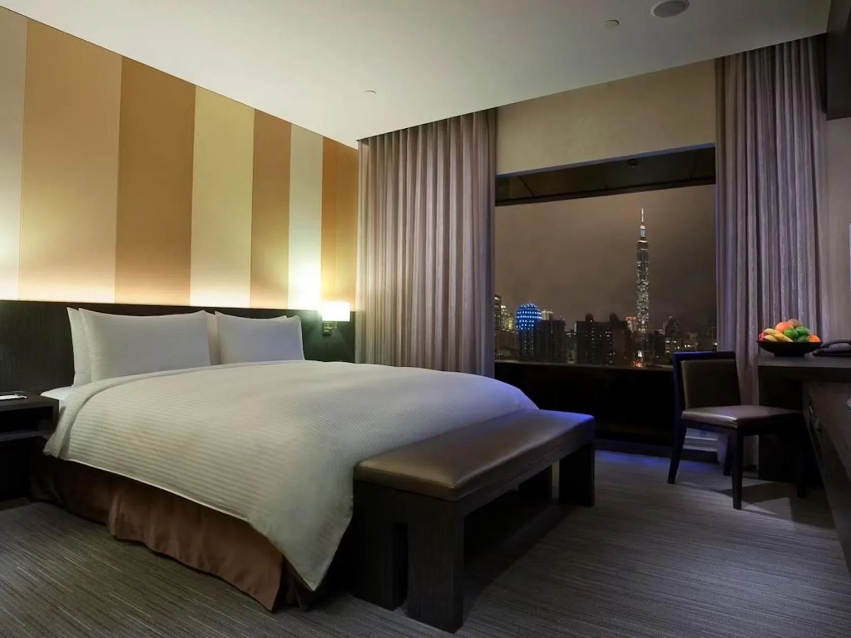 Bedroom, Bed in Park Taipei Hotel