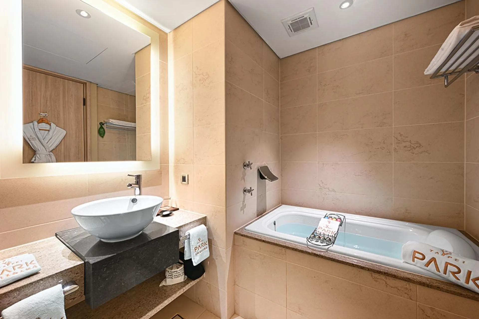 Bathroom, Bed in Park Taipei Hotel