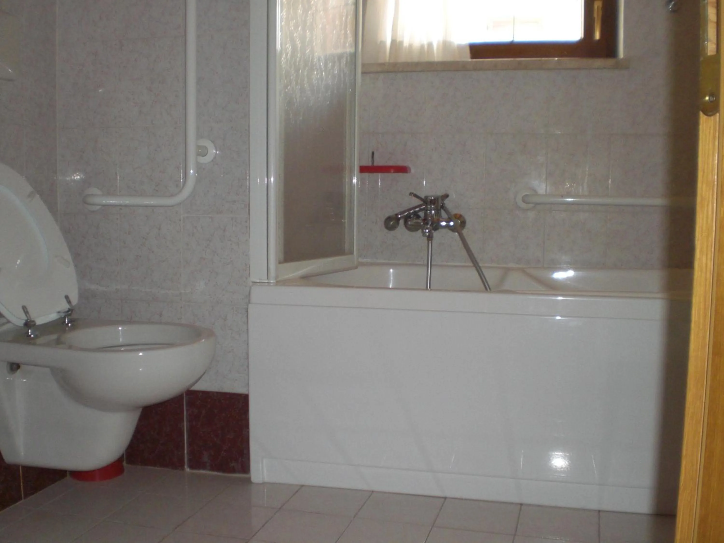 Bathroom in Hotel Edelweiss