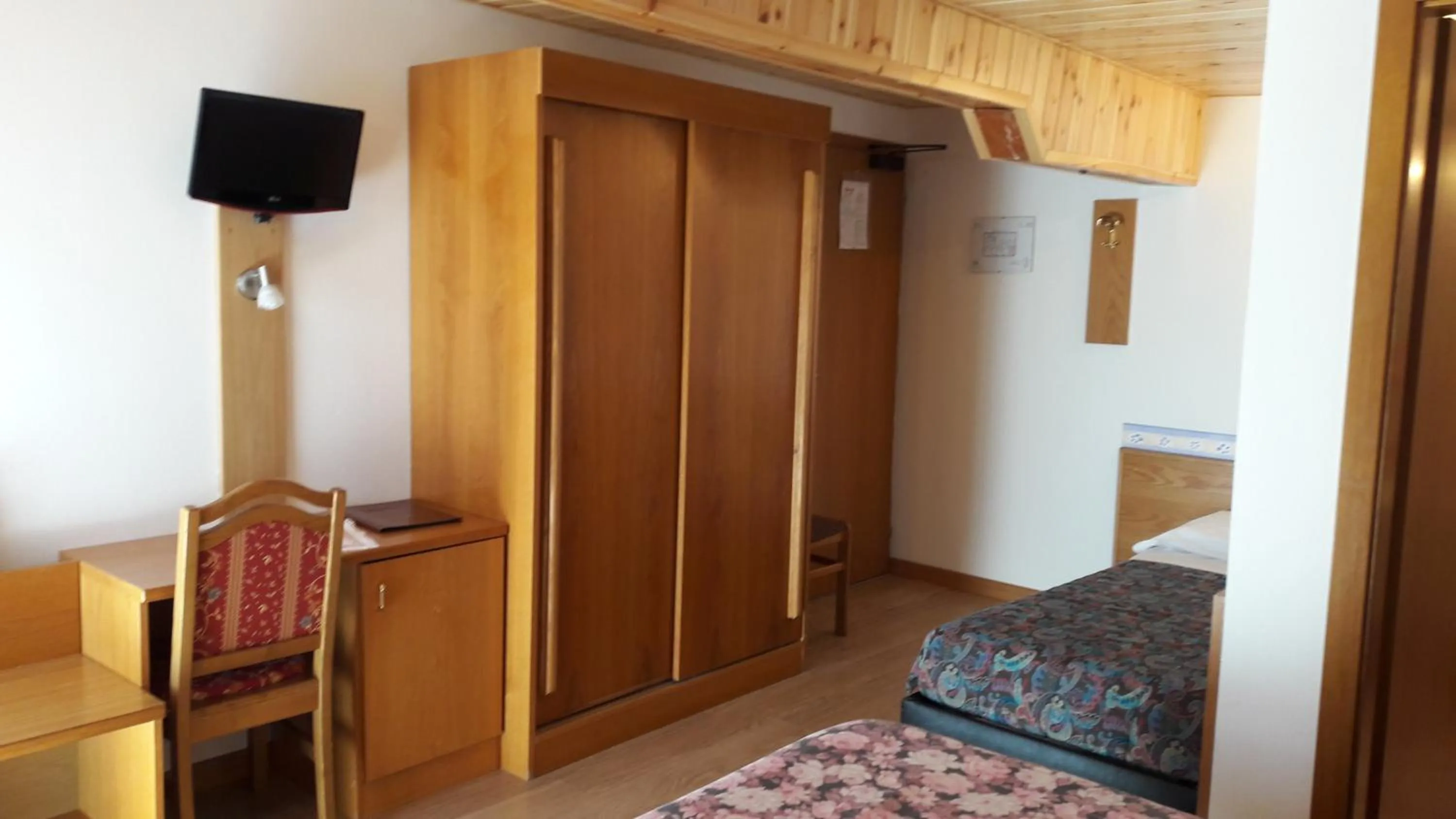 Bed in Hotel Edelweiss