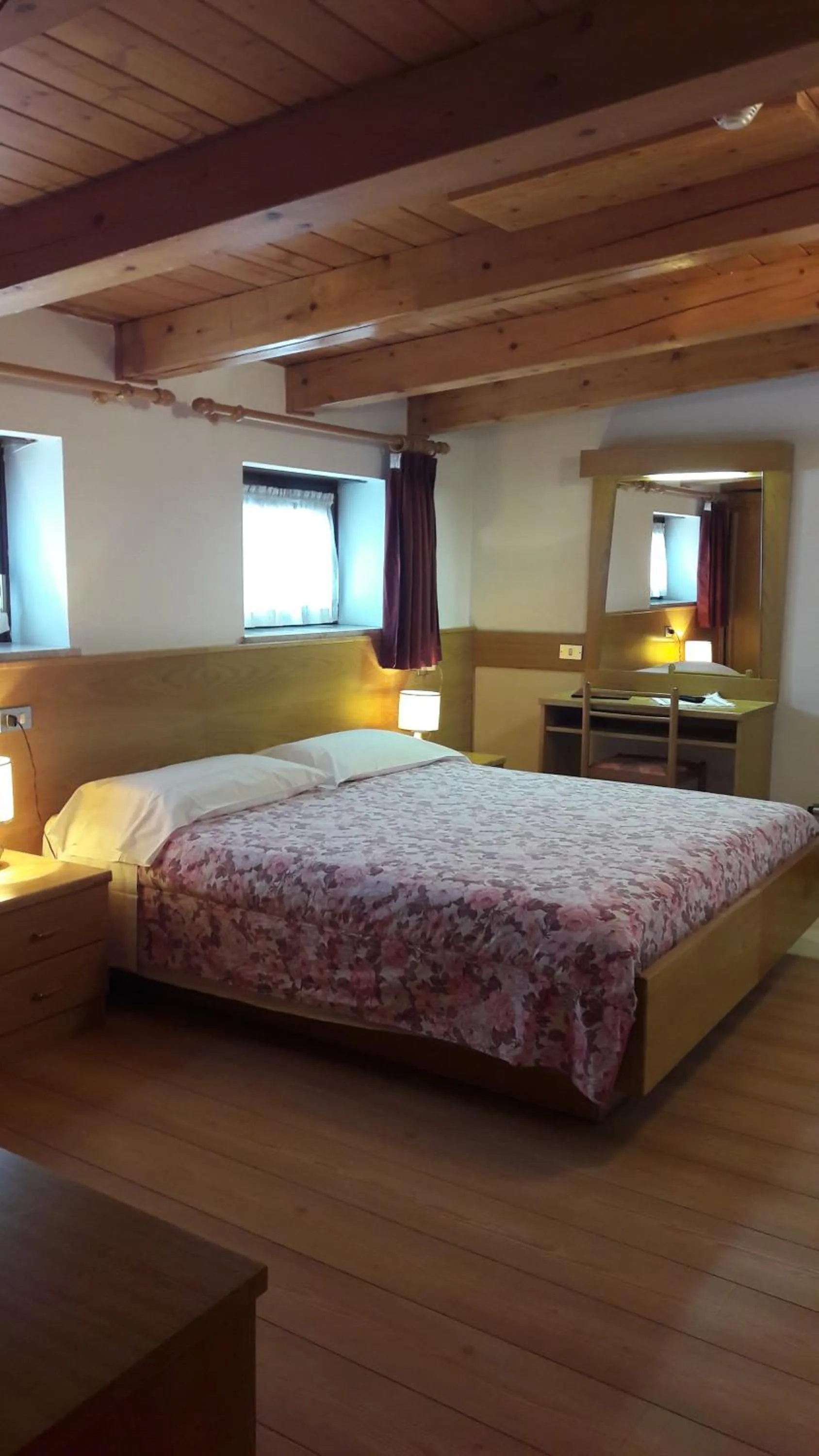 Bed in Hotel Edelweiss