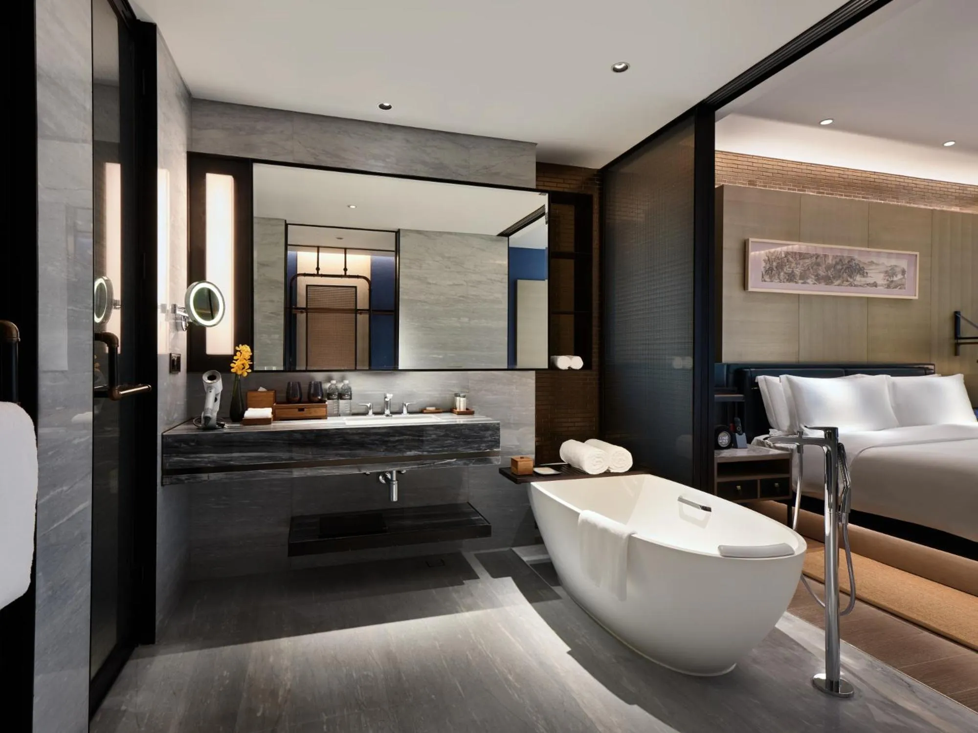 Bathroom, Bed in InterContinental Shanghai Wonderland, an IHG Hotel