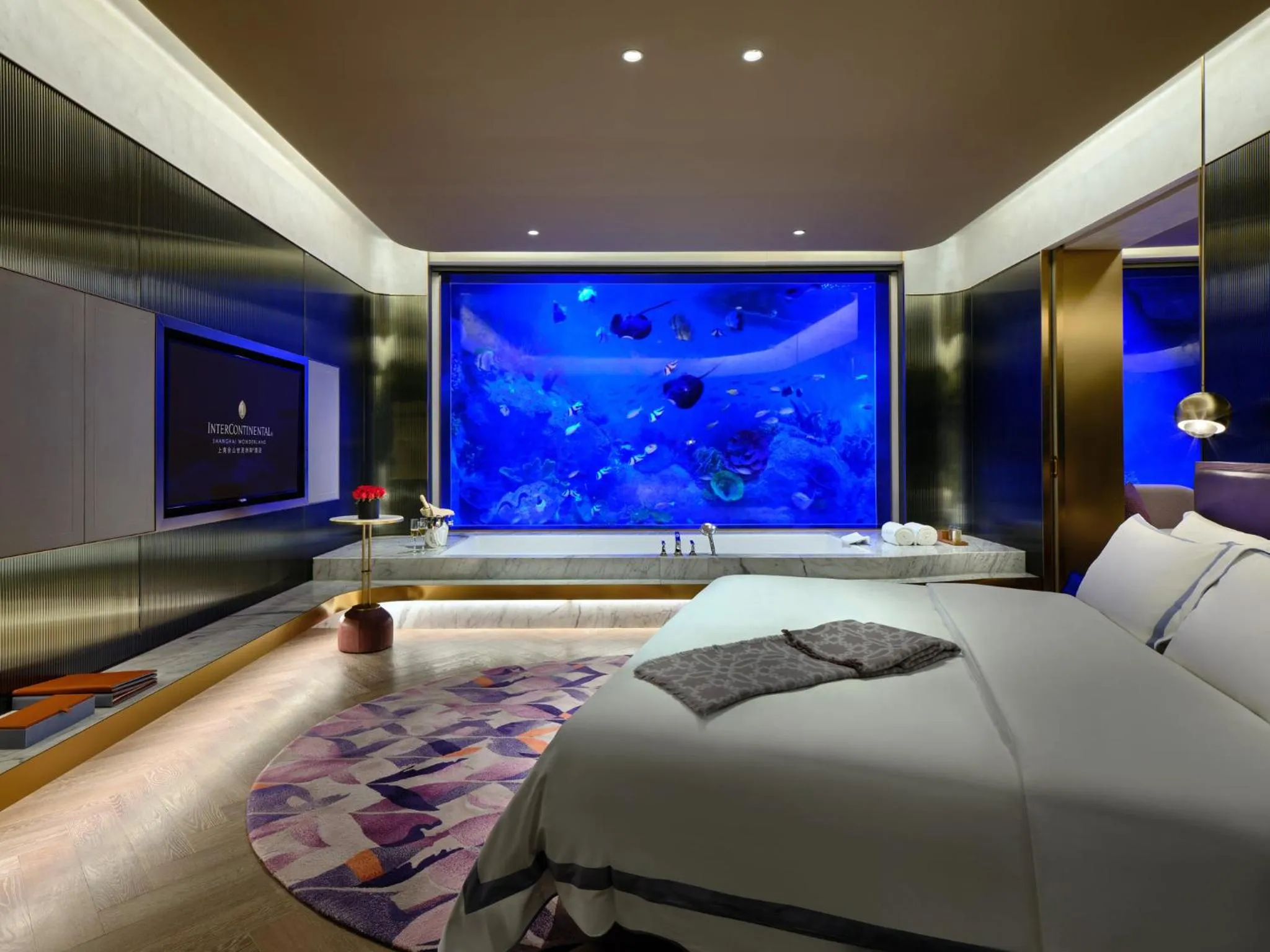Photo of the whole room in InterContinental Shanghai Wonderland, an IHG Hotel