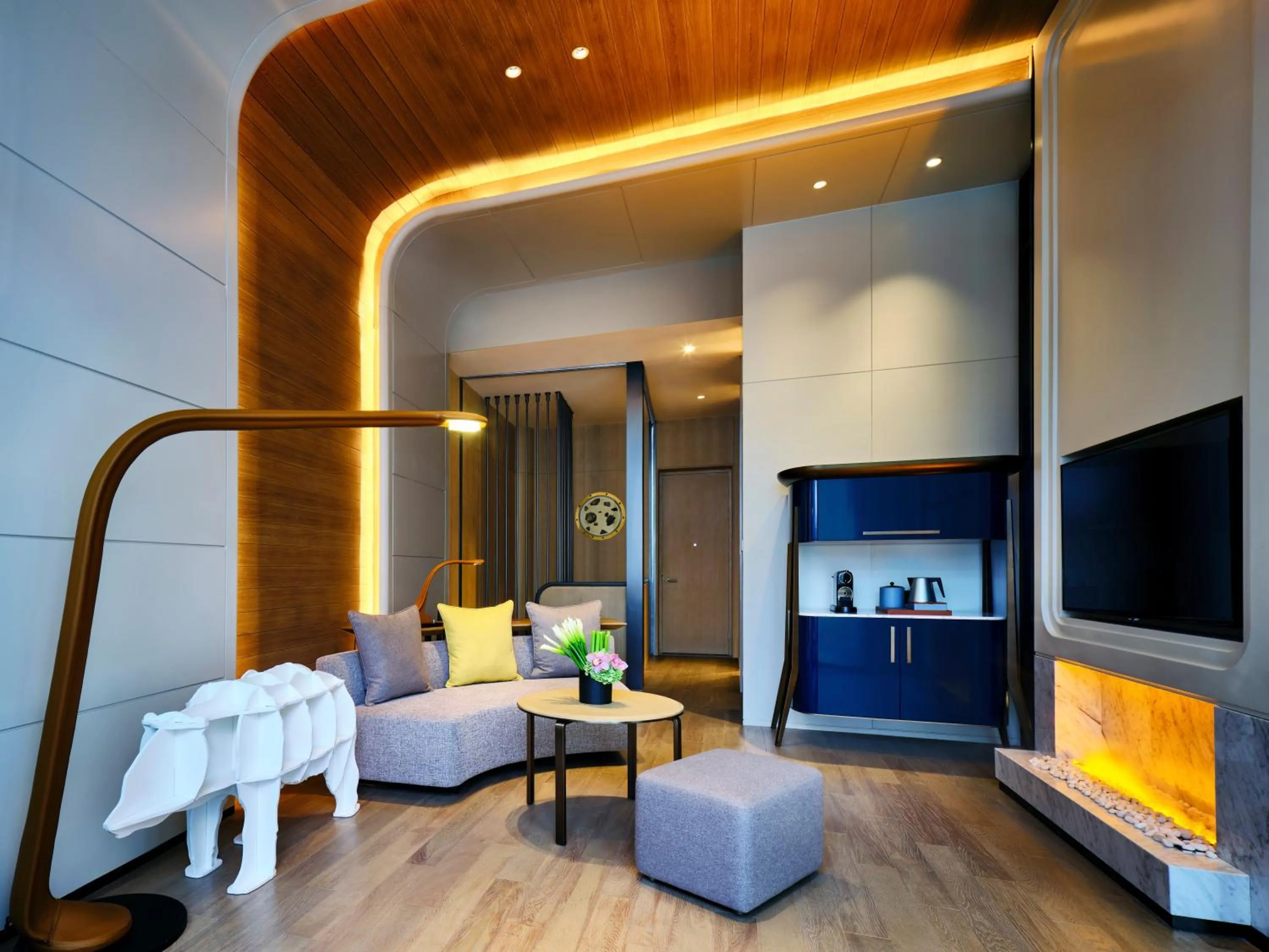 Photo of the whole room in InterContinental Shanghai Wonderland, an IHG Hotel