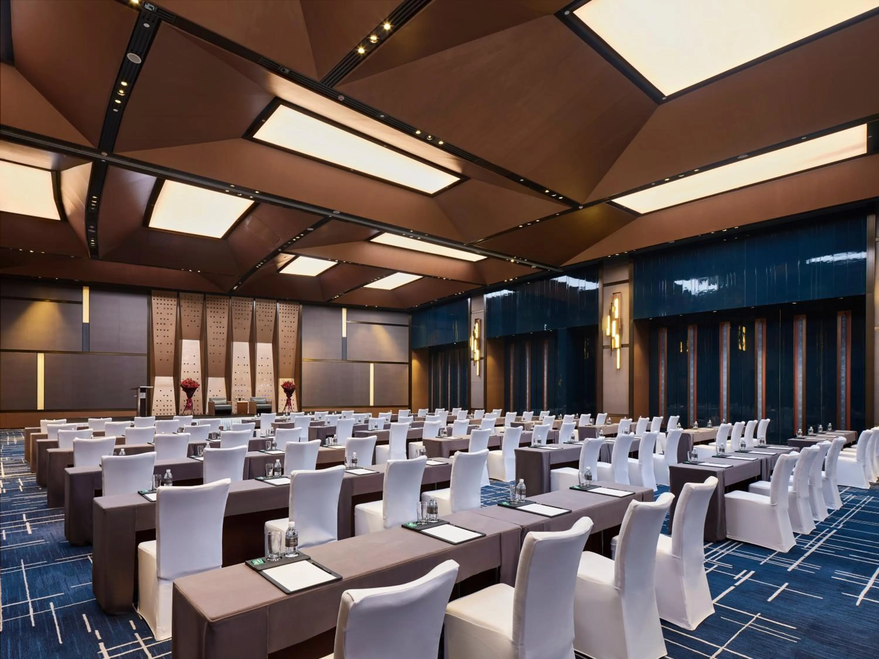Meeting/conference room in InterContinental Shanghai Wonderland, an IHG Hotel
