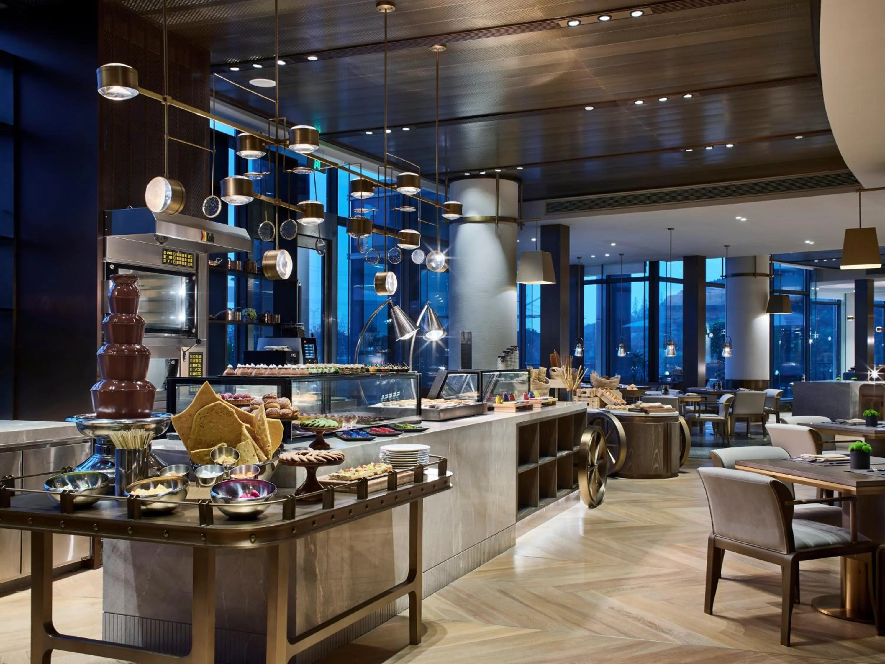 Restaurant/places to eat in InterContinental Shanghai Wonderland, an IHG Hotel