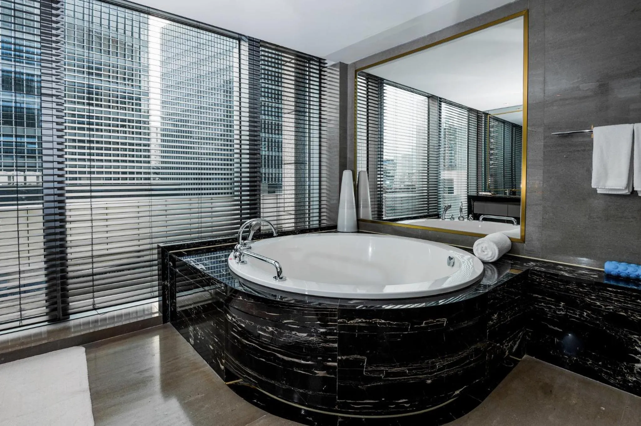 Bathroom in Hotel Indigo Shanghai Jing'An by IHG