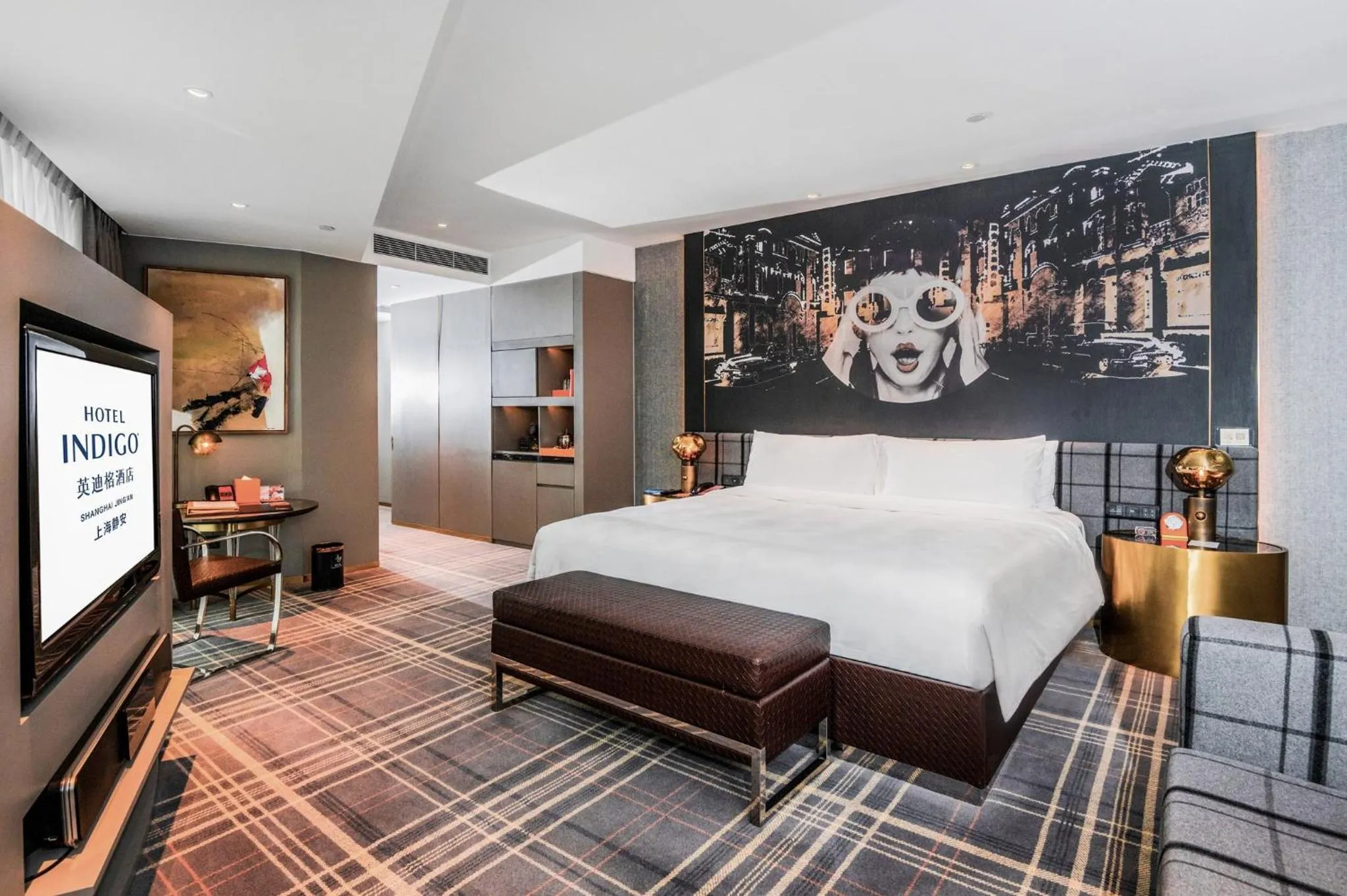 Photo of the whole room, Bed in Hotel Indigo Shanghai Jing'An by IHG