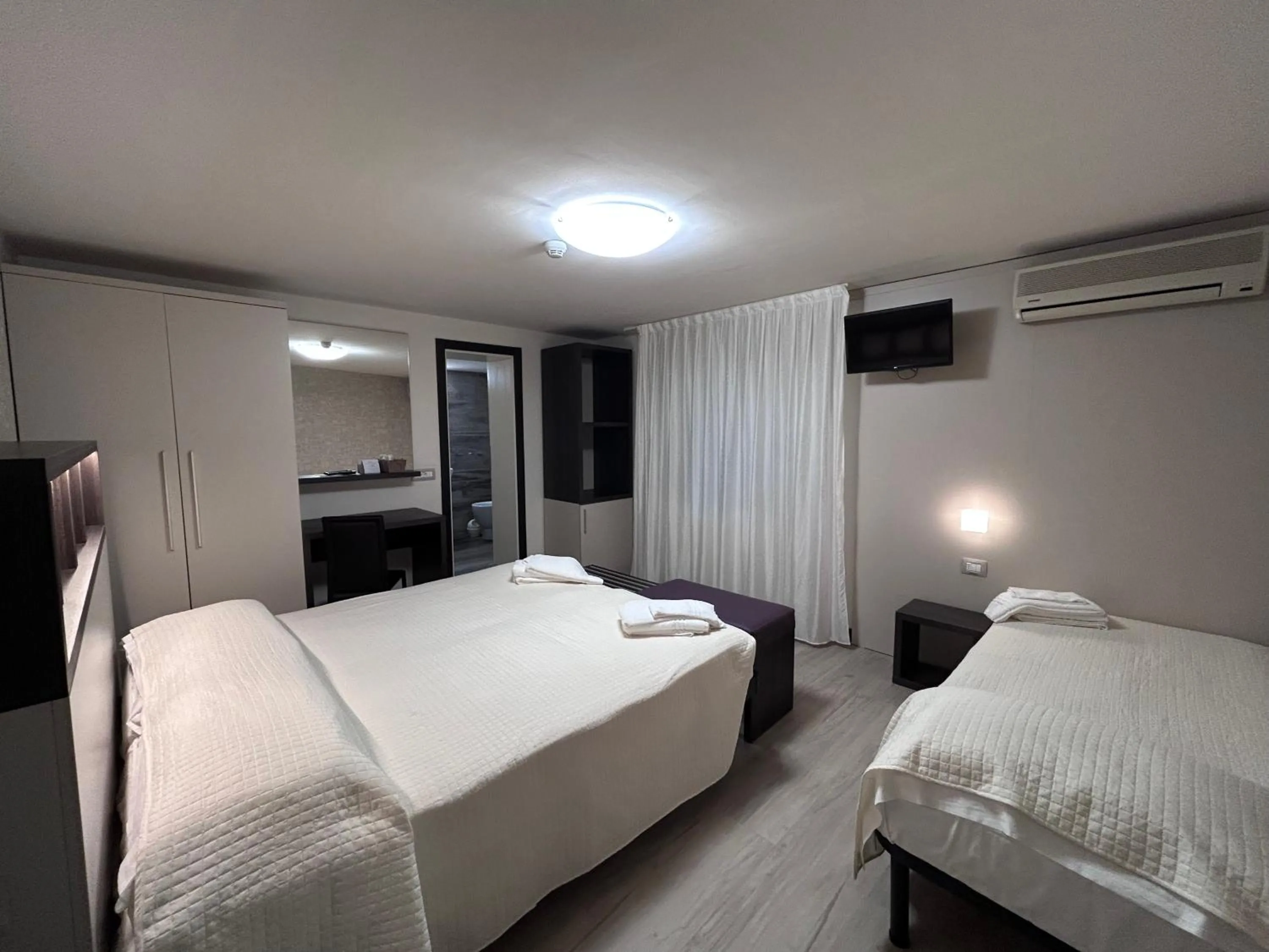 Photo of the whole room, Bed in Hotel Letizia