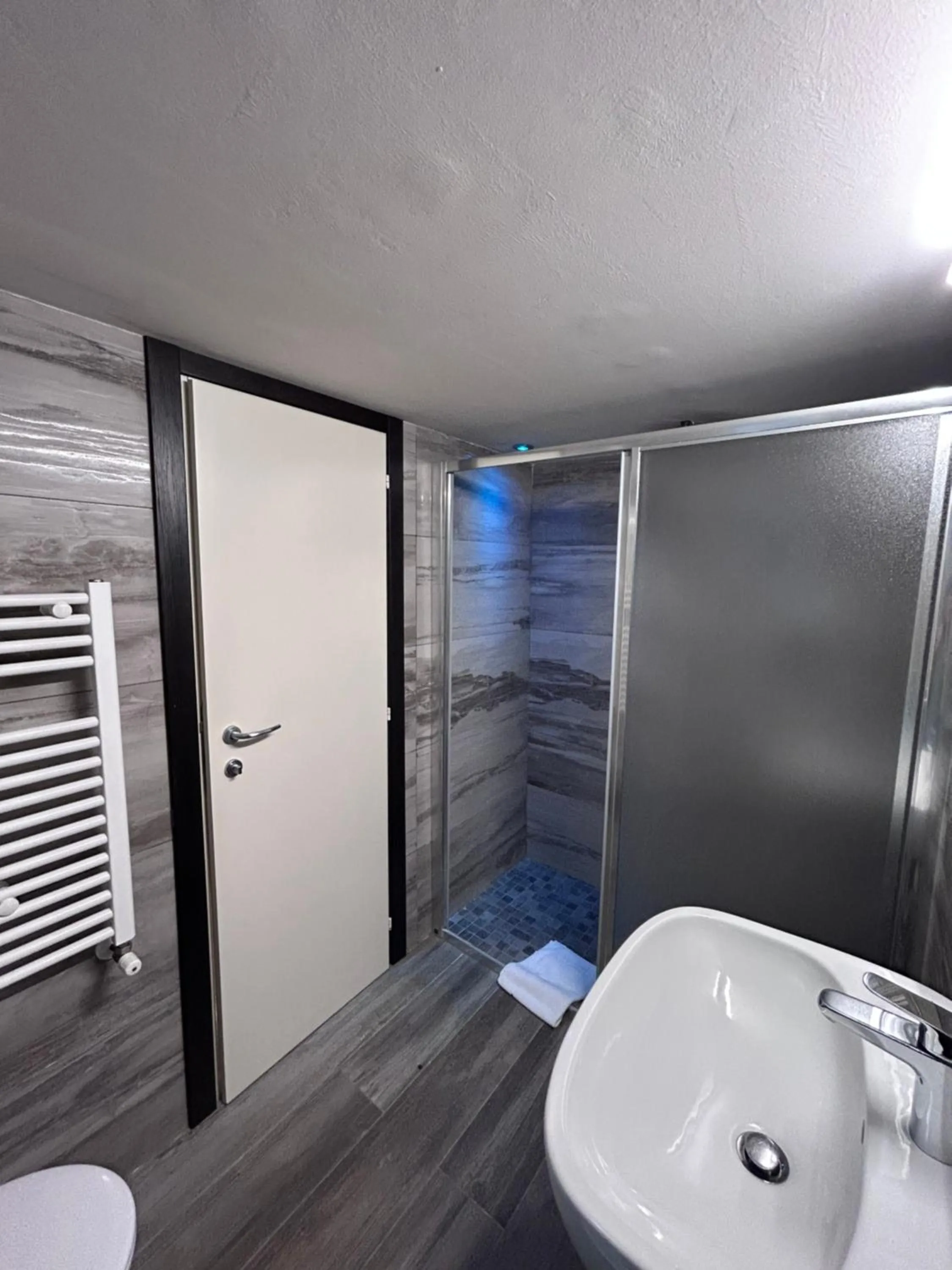 Bathroom in Hotel Letizia