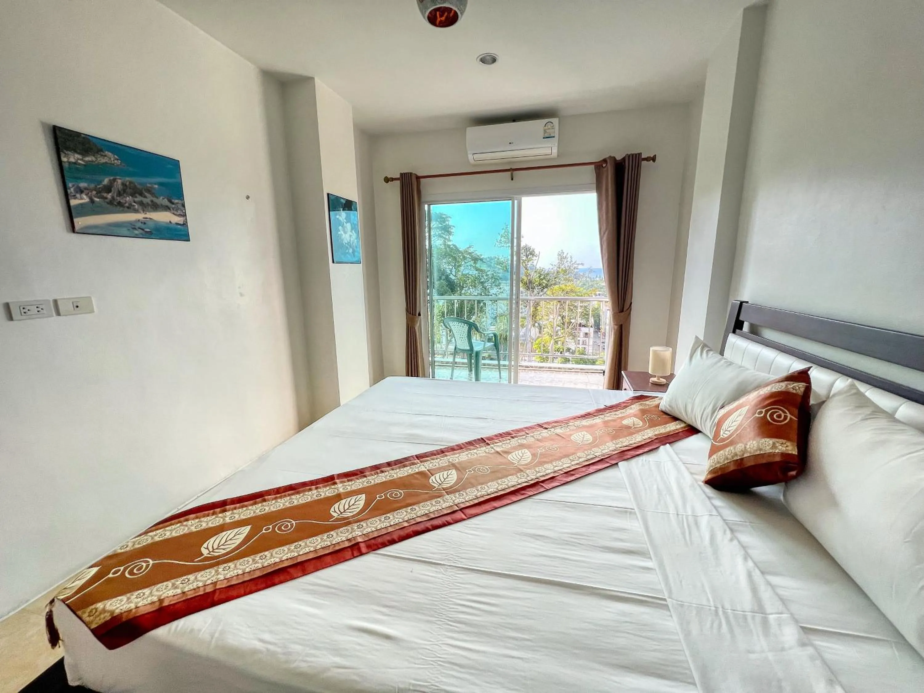 Bed in SR Sea View Apartments