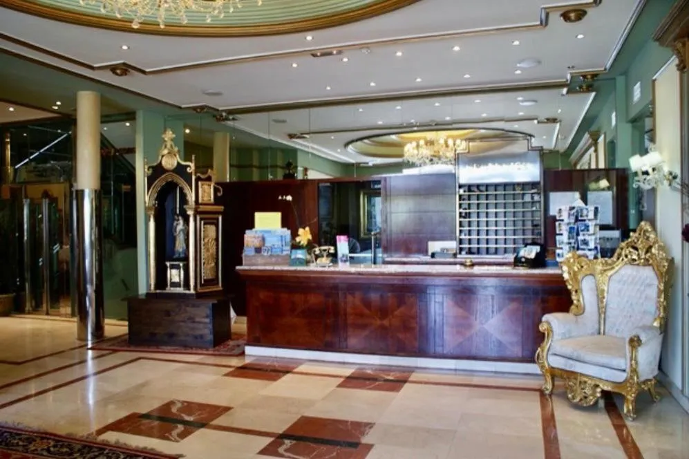 Lobby or reception in My Rooms City Hotel Camino de Santiago