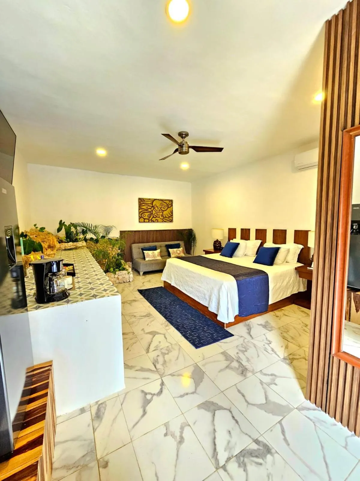 Bedroom, Bed in Mayan Majesty Boutique Hotel